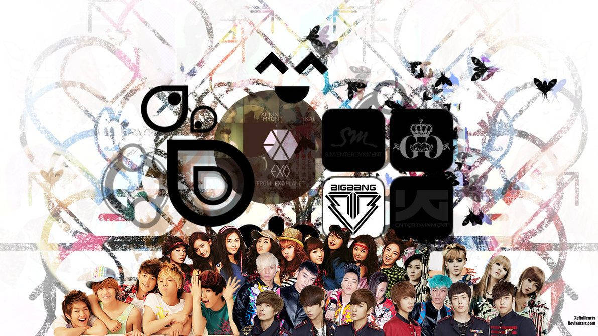 K-pop 桌布 壁紙 — 一幅充滿活力的拼貼畫，包含K-pop偶像和標誌，配以蝴蝶和抽象漩渦，背景明亮。