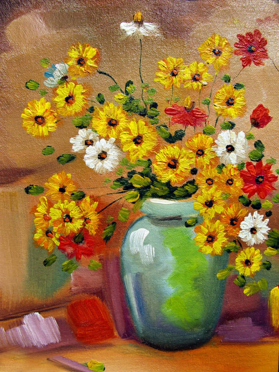 still life 桌布 壁紙 — 一幅充滿活力的油畫，描繪一個藍色花瓶插滿黃色、紅色和白色的雛菊，放在木桌上。