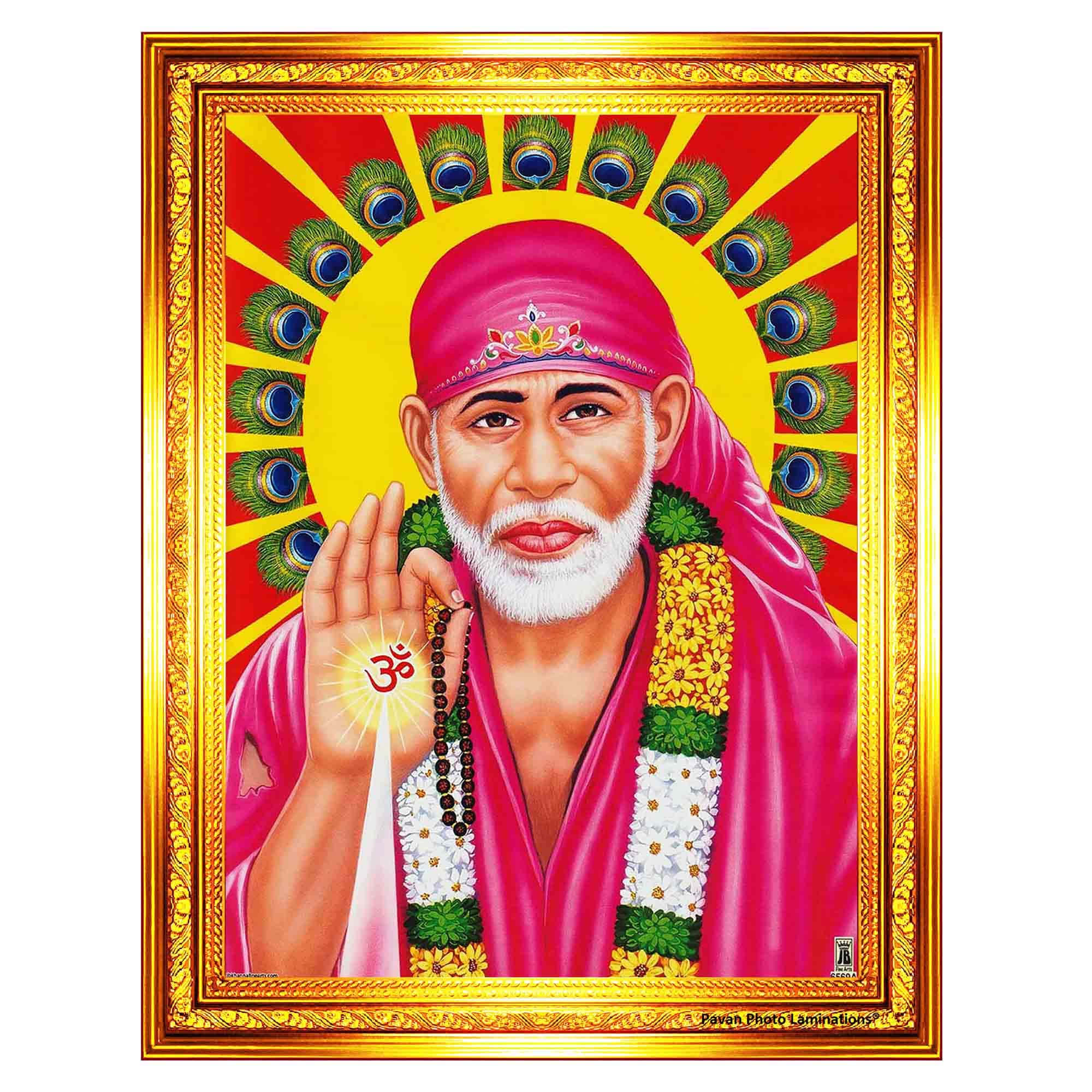 Indian 桌布 壁紙 — 一幅充滿活力的肖像，描繪一位備受尊敬的靈性領袖，身穿粉紅色長袍，飾以花環和孔雀羽毛，背景是燦爛的黃色太陽光芒。