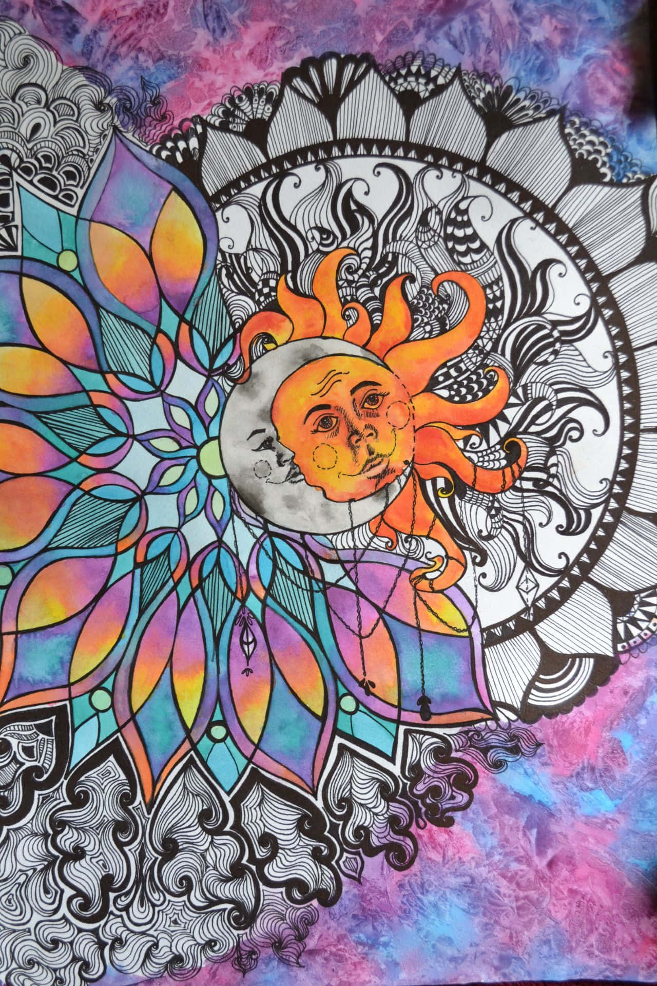 桌布 壁紙 — 一幅充滿活力的迷幻插圖，描繪微笑的太陽和月亮在由彩色花瓣和複雜黑色線條組成的曼陀羅中擁抱。