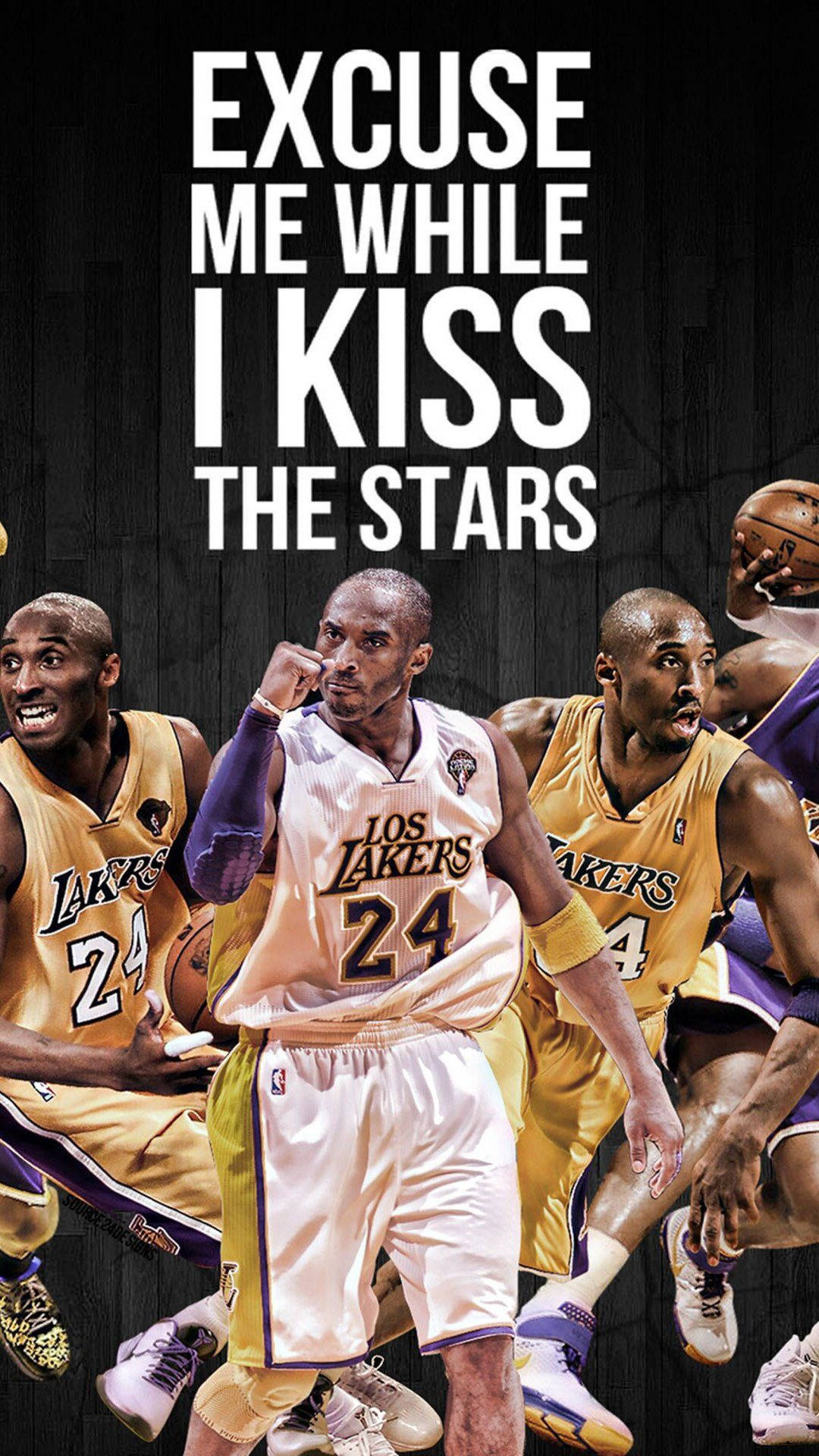 Kobe Bryant iPhone 桌布 壁紙 — 一幅動態拼貼畫，描繪身穿湖人隊球衣的柯比·布萊恩，在深色木質背景上以粗體文字宣告「Excuse Me While I Kiss The Stars」。