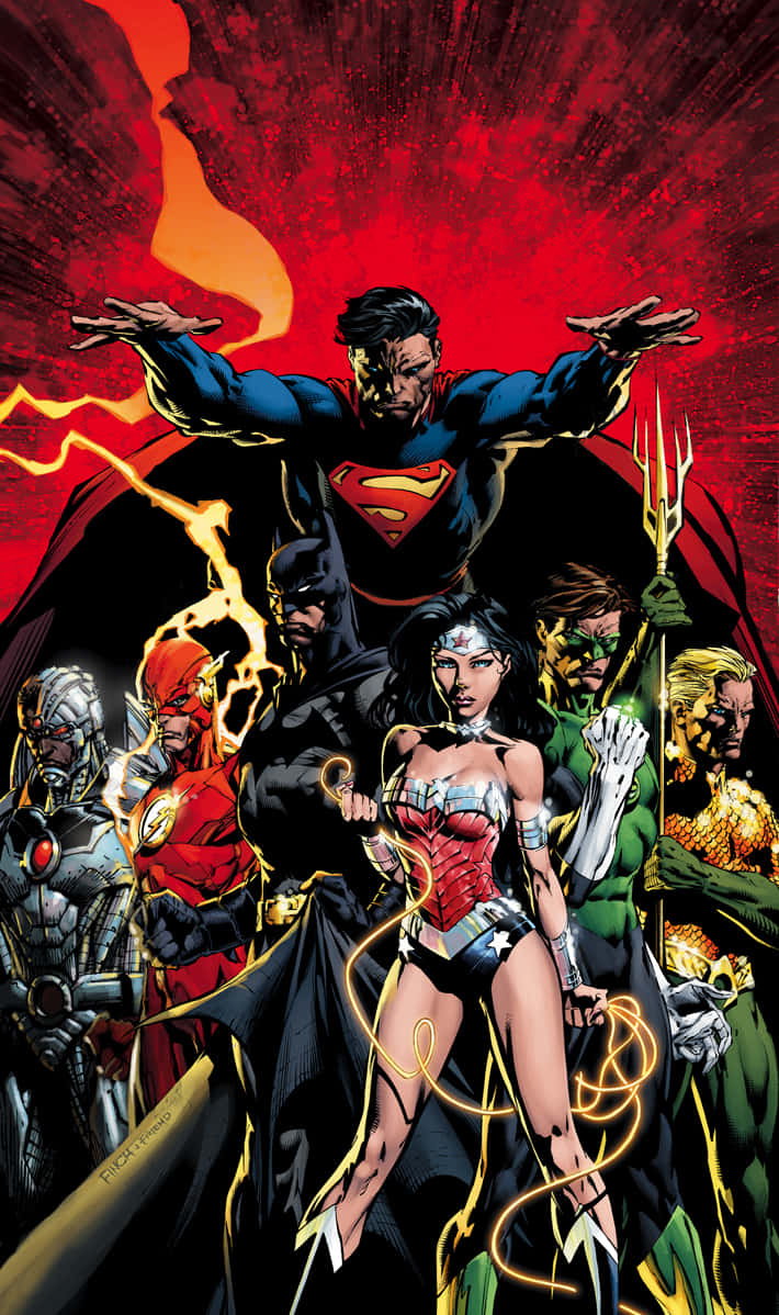 Justice League Gods And Monsters 桌布 壁紙 — 一幅動態漫畫書插圖，描繪DC超級英雄包括超人、神力女超人和蝙蝠俠，英勇地站在火紅背景前。