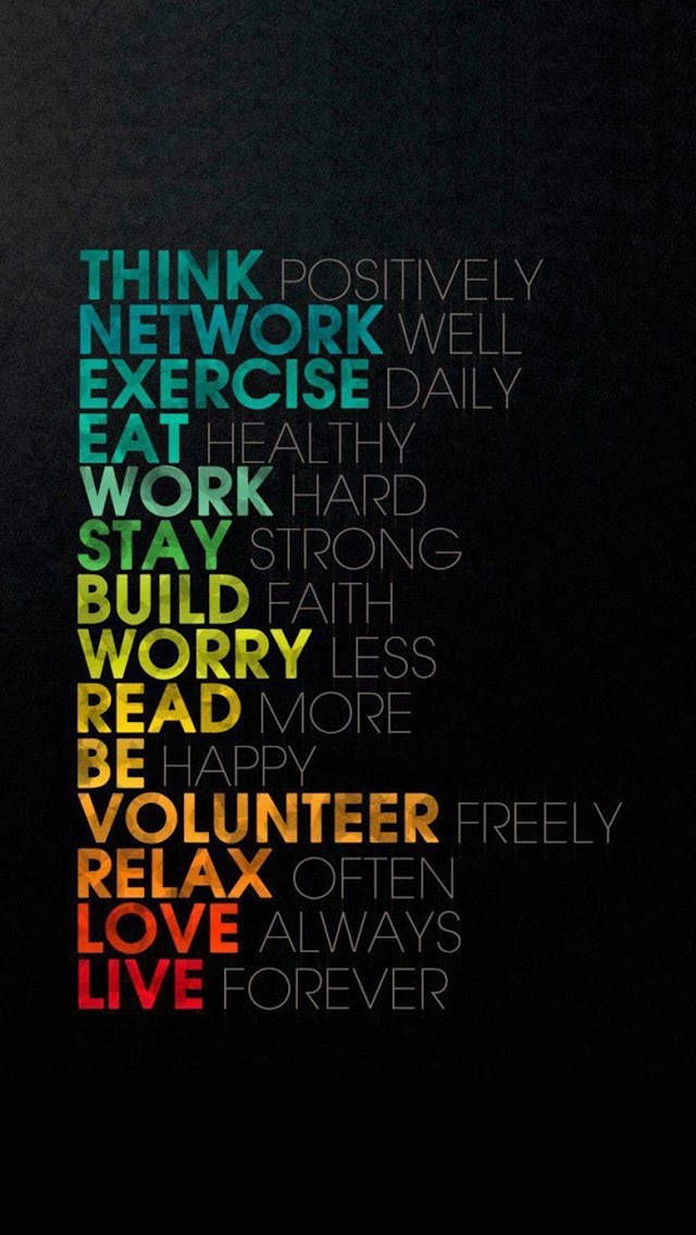 Fitness Motivation iPhone 桌布 壁紙 — 一幅勵志文字藝術桌布，色彩繽紛的詞語如think network exercise eat work stay build worry read be volunteer relax love live垂直排列在深色背景上。