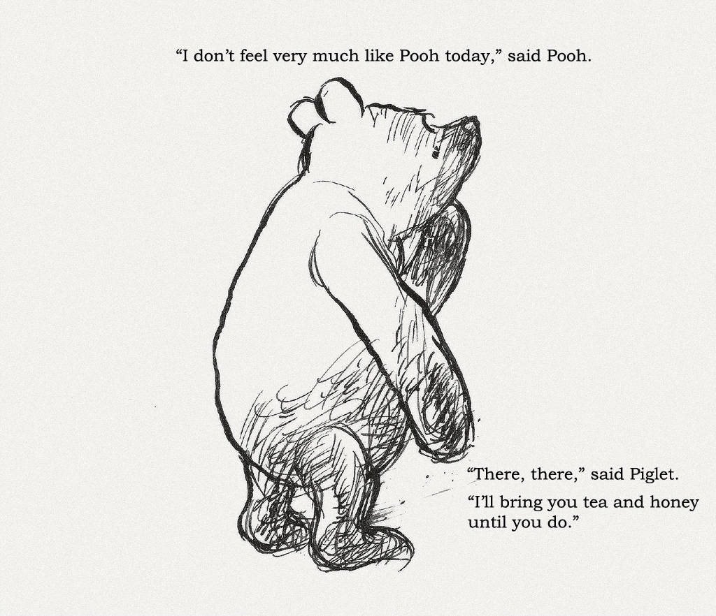 Winnie The Pooh Quotes 桌布 壁紙 — 一幅小熊維尼悲傷地坐著，小豬用茶和蜂蜜安慰他的素描。