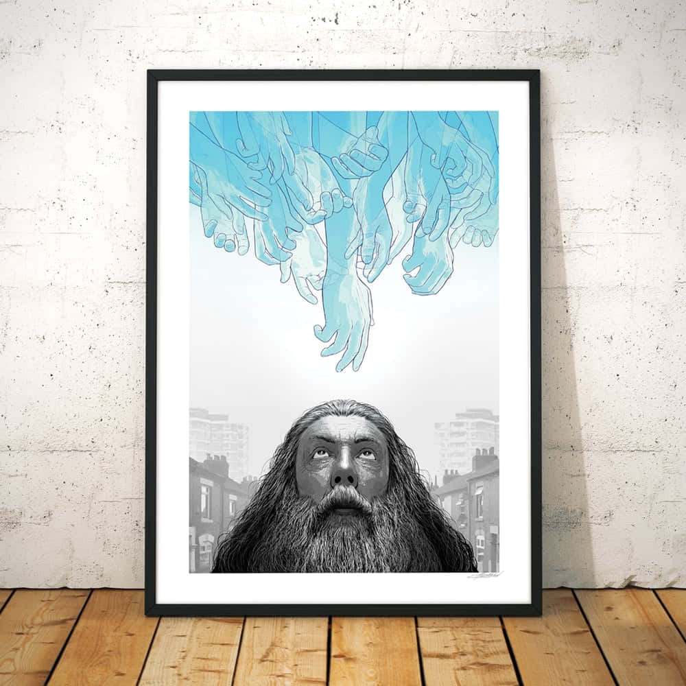 Alan Moore 桌布 壁紙 — 一幅帶框的插圖，描繪一位鬍鬚男仰望城市天際線背景下傾瀉而下的藍色手掌。