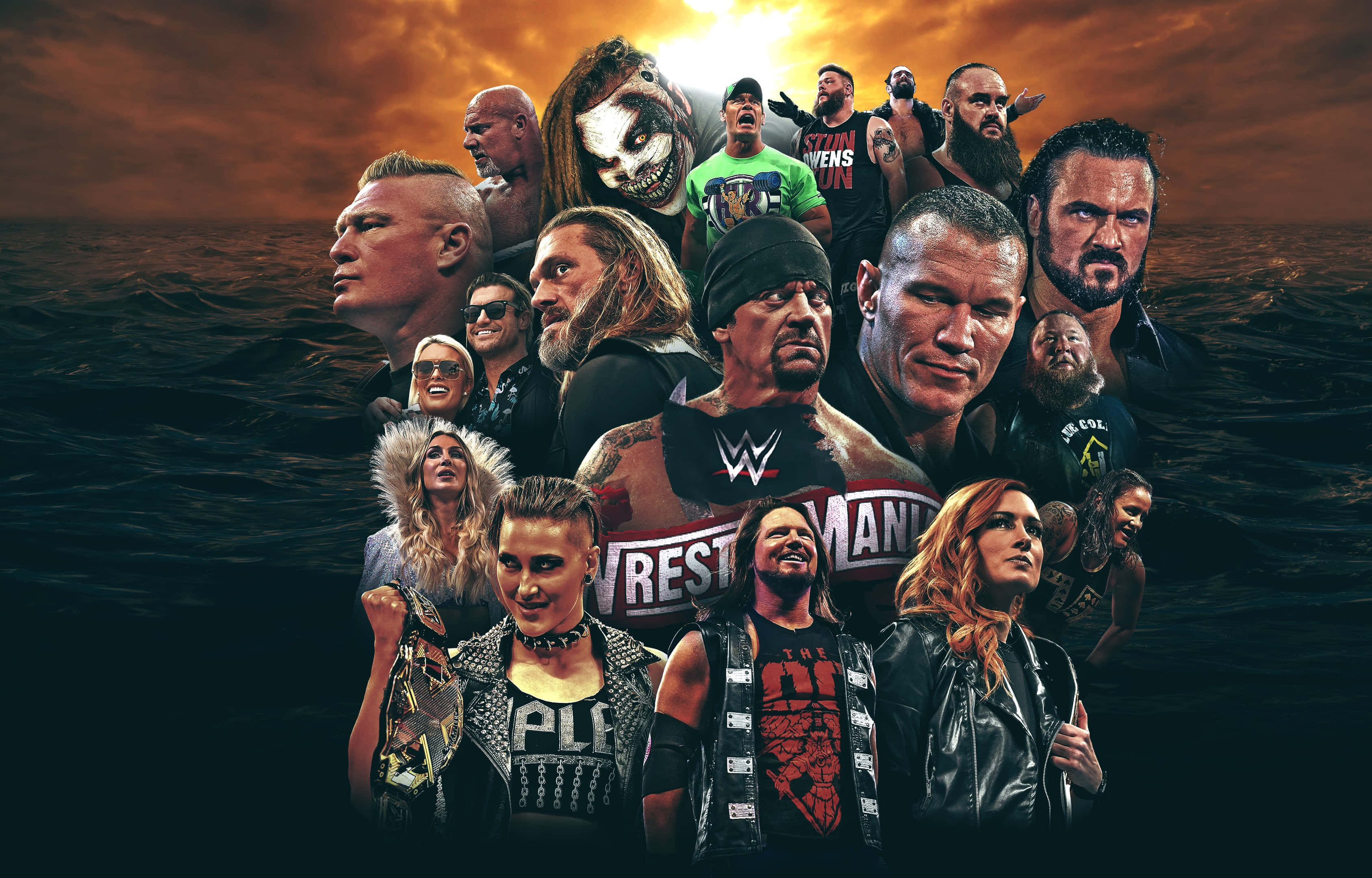 WWE 桌布 壁紙 — 一幅戲劇性的WWE摔角手拼貼畫，從洶湧的海浪中浮現，背景是熾熱的日落天空。