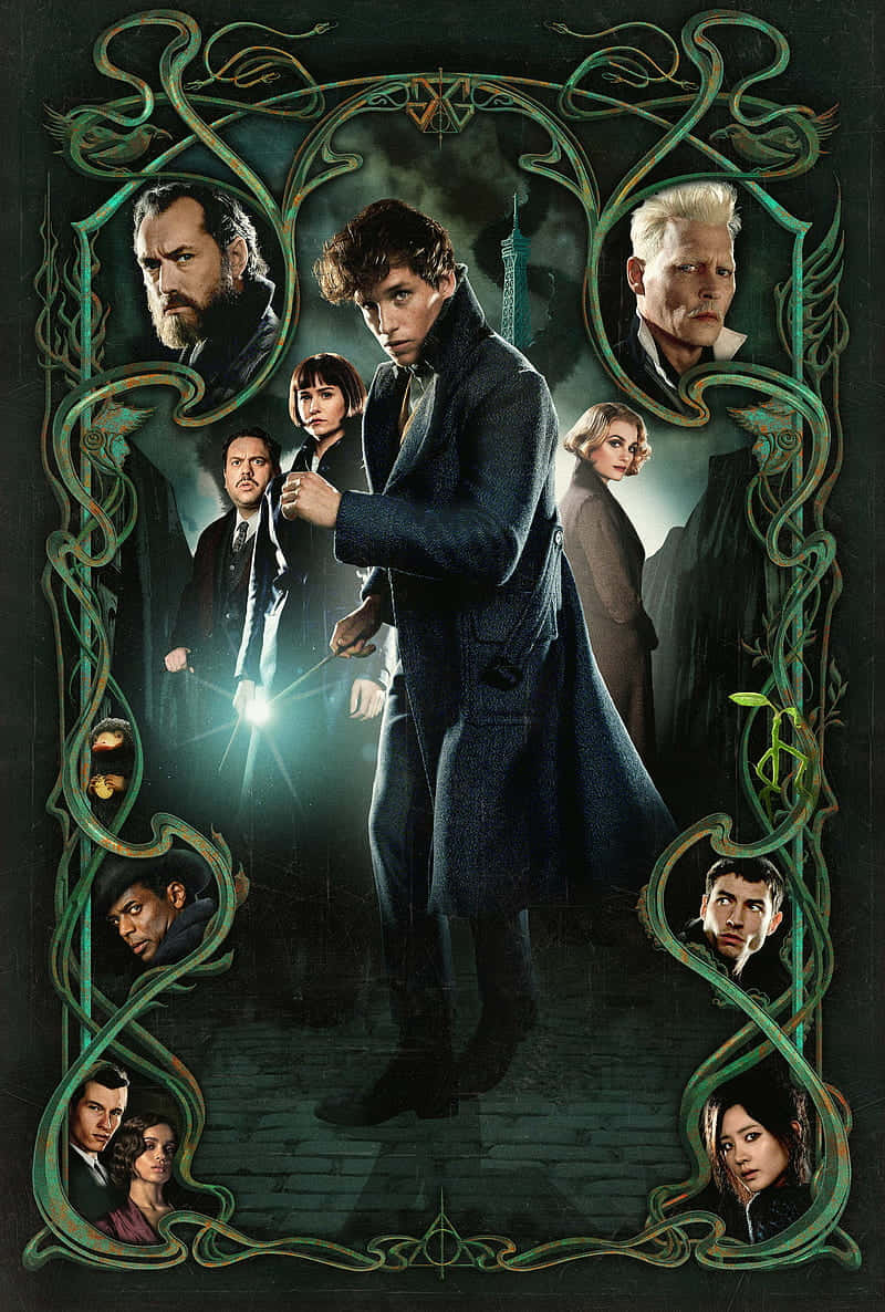 Fantastic Beasts 桌布 壁紙 — 一幅戲劇性的哈利波特與其盟友的肖像，以華麗的綠色藤蔓環繞，背景為黑暗魔法風格。