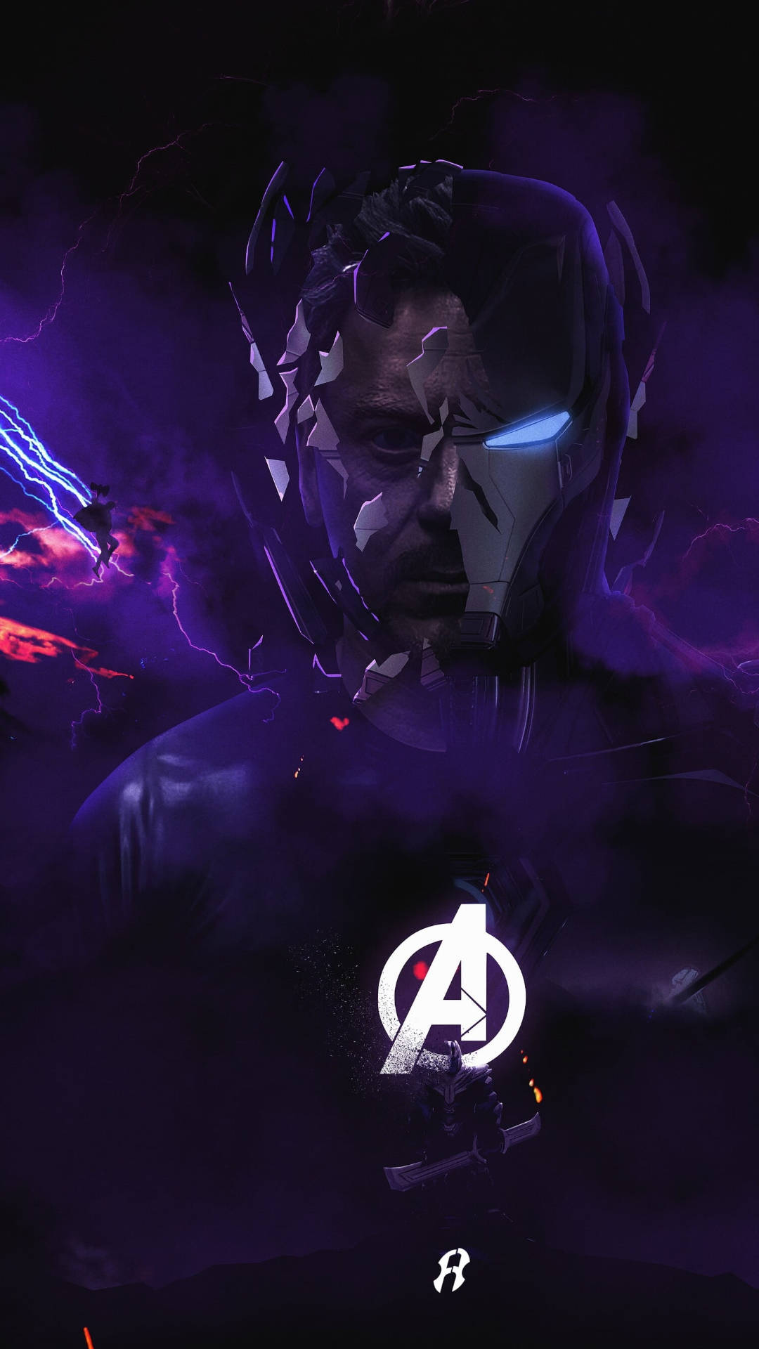 tony stark 桌布 壁紙 — 一幅戲劇性的數位肖像，東尼·史塔克戴著破碎的鋼鐵人頭盔，背景是風暴般的紫色和紅色閃電佈滿天空，下方有復仇者聯盟標誌。