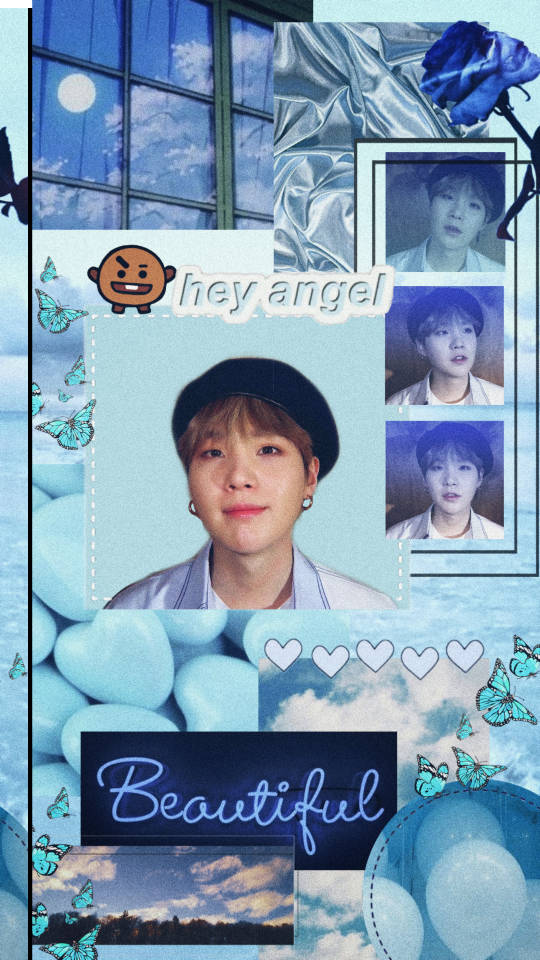 Bts Suga Aesthetic 桌布 壁紙 — 一幅拼貼桌布，中央是一位戴貝雷帽的年輕男子肖像，周圍環繞著藍色蝴蝶、雲朵和帶有文字「hey angel」和「beautiful」的照片。