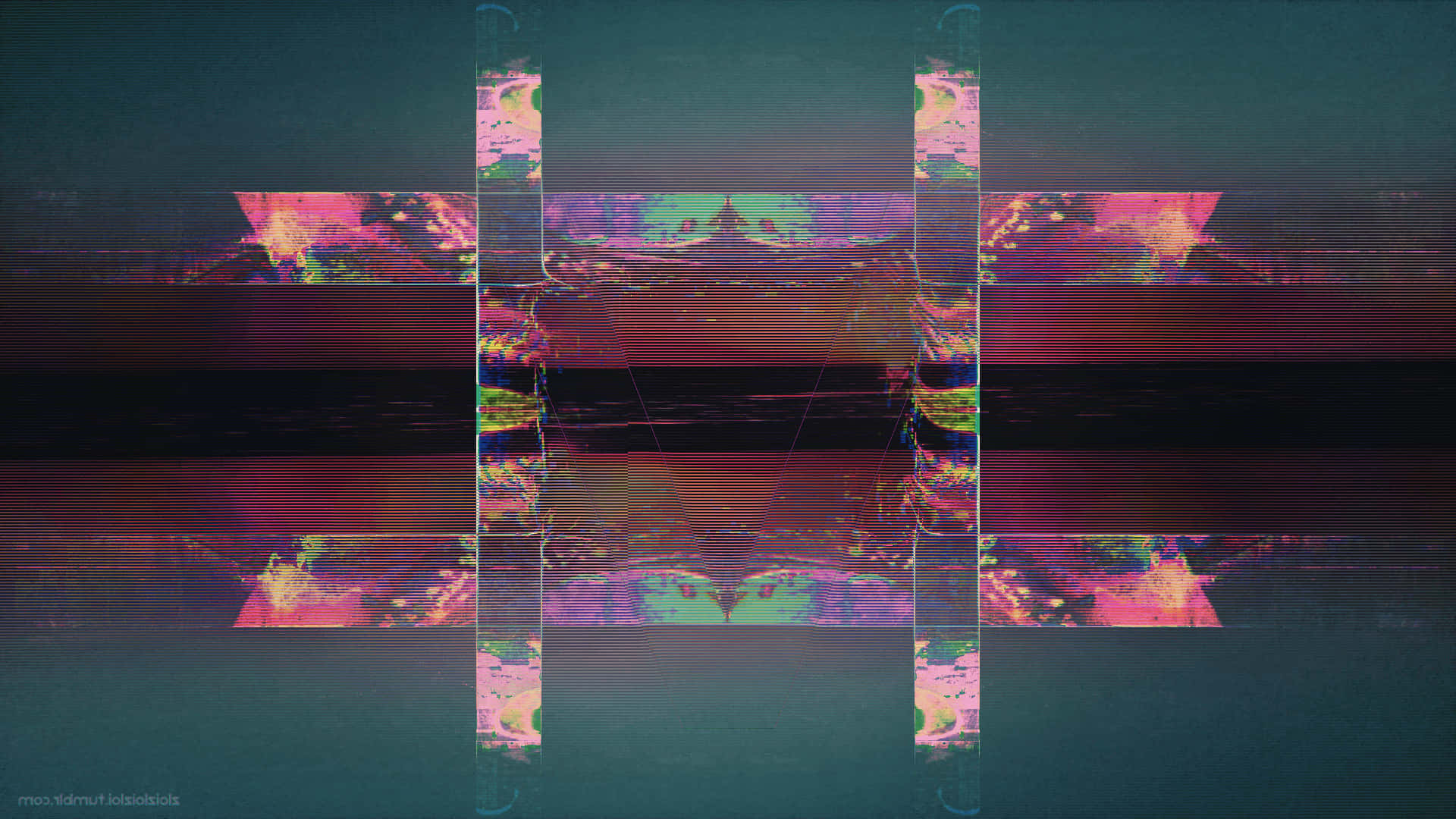 Glitch Effect 桌布 壁紙 — 一幅故障藝術抽象構圖，在深藍綠色背景上呈現充滿活力的粉紅色和藍綠色數位扭曲效果。