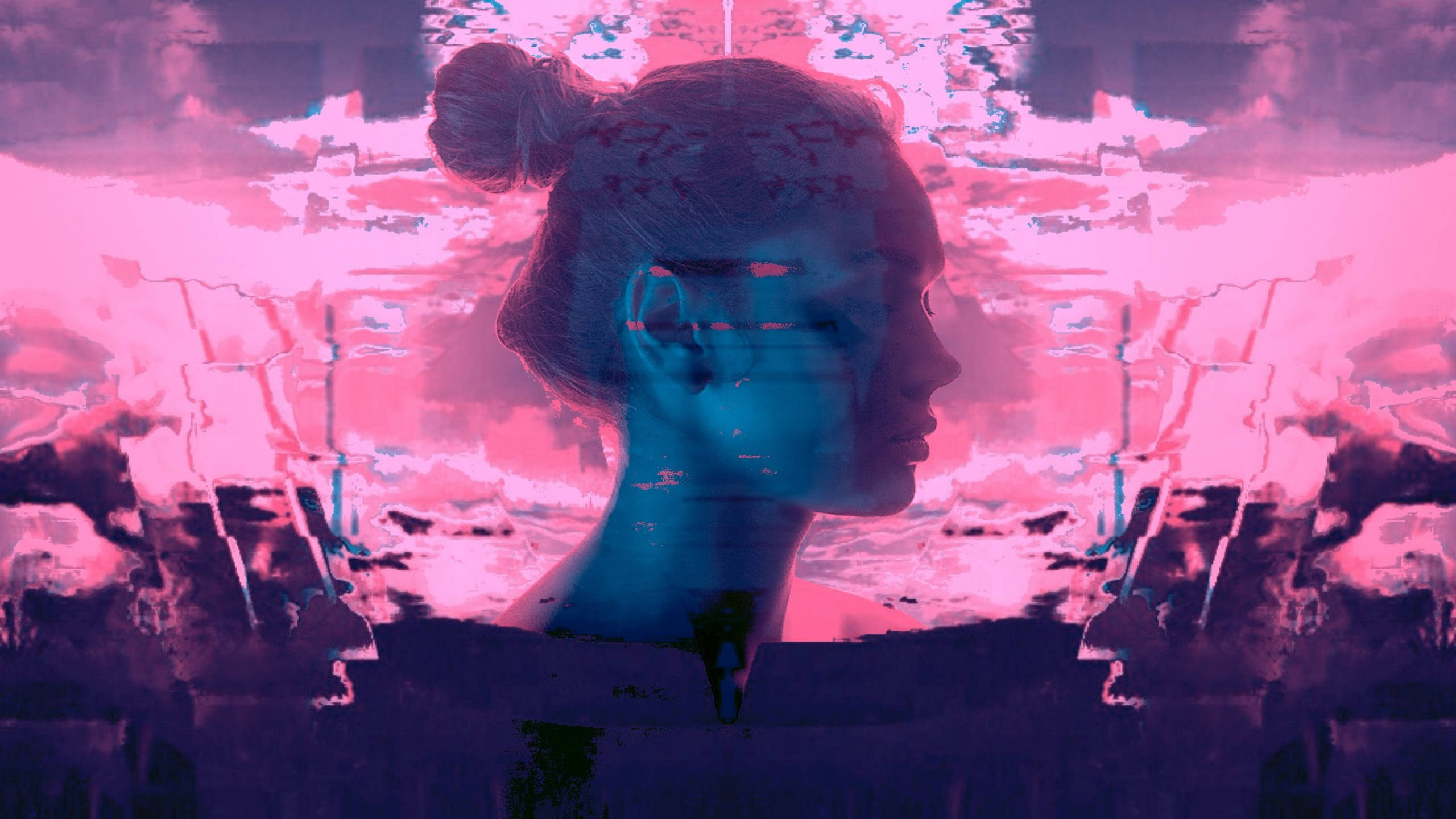 Tumblr Desktop 桌布 壁紙 — 一幅故障藝術風格的女性側面肖像，藍色皮膚，背景為扭曲的粉紅色和紫色。