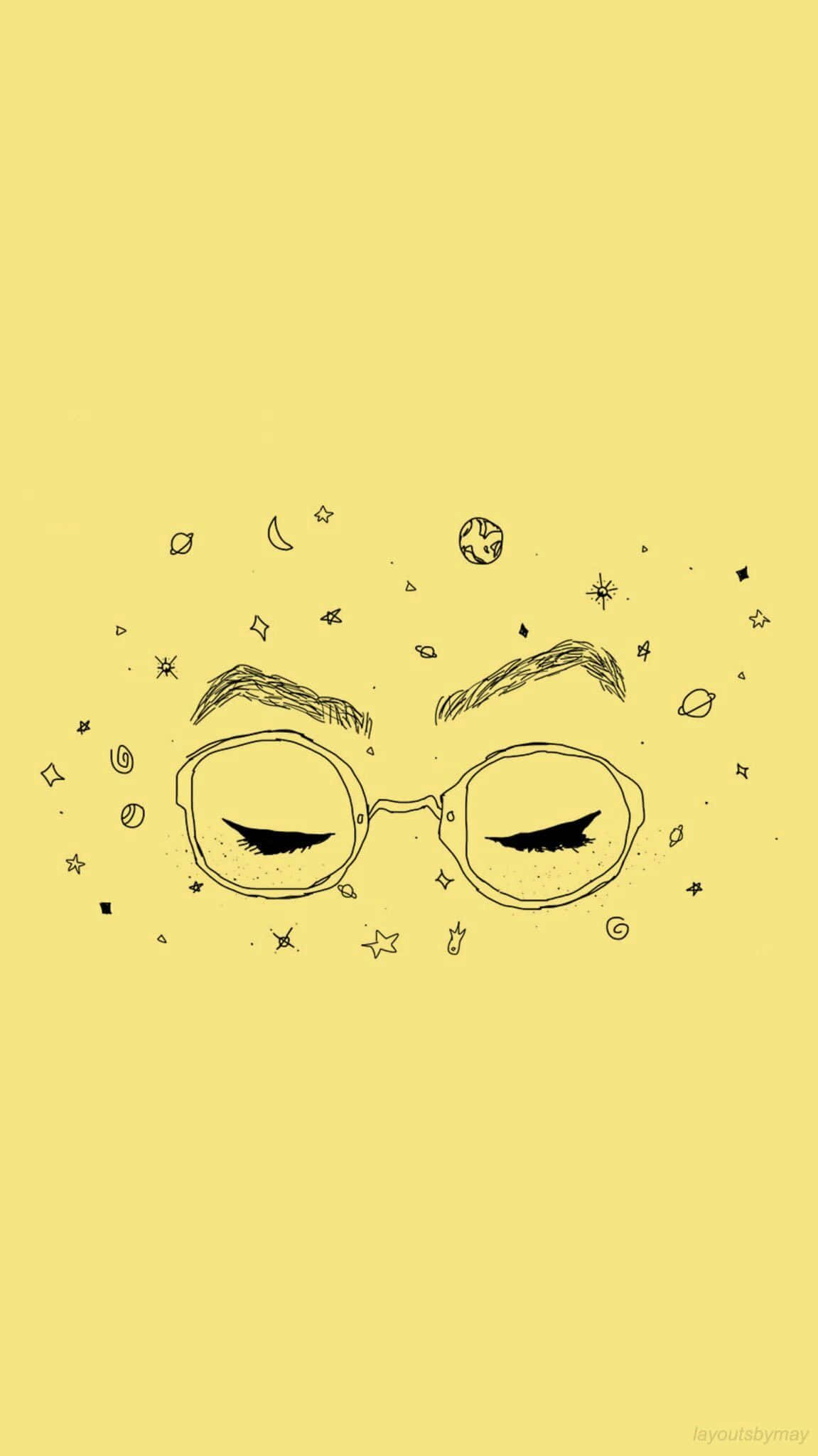 Aesthetic Yellow 桌布 壁紙 — 一幅極簡線條畫，描繪戴眼鏡的閉眼，周圍環繞著宇宙塗鴉，背景為純黃色。