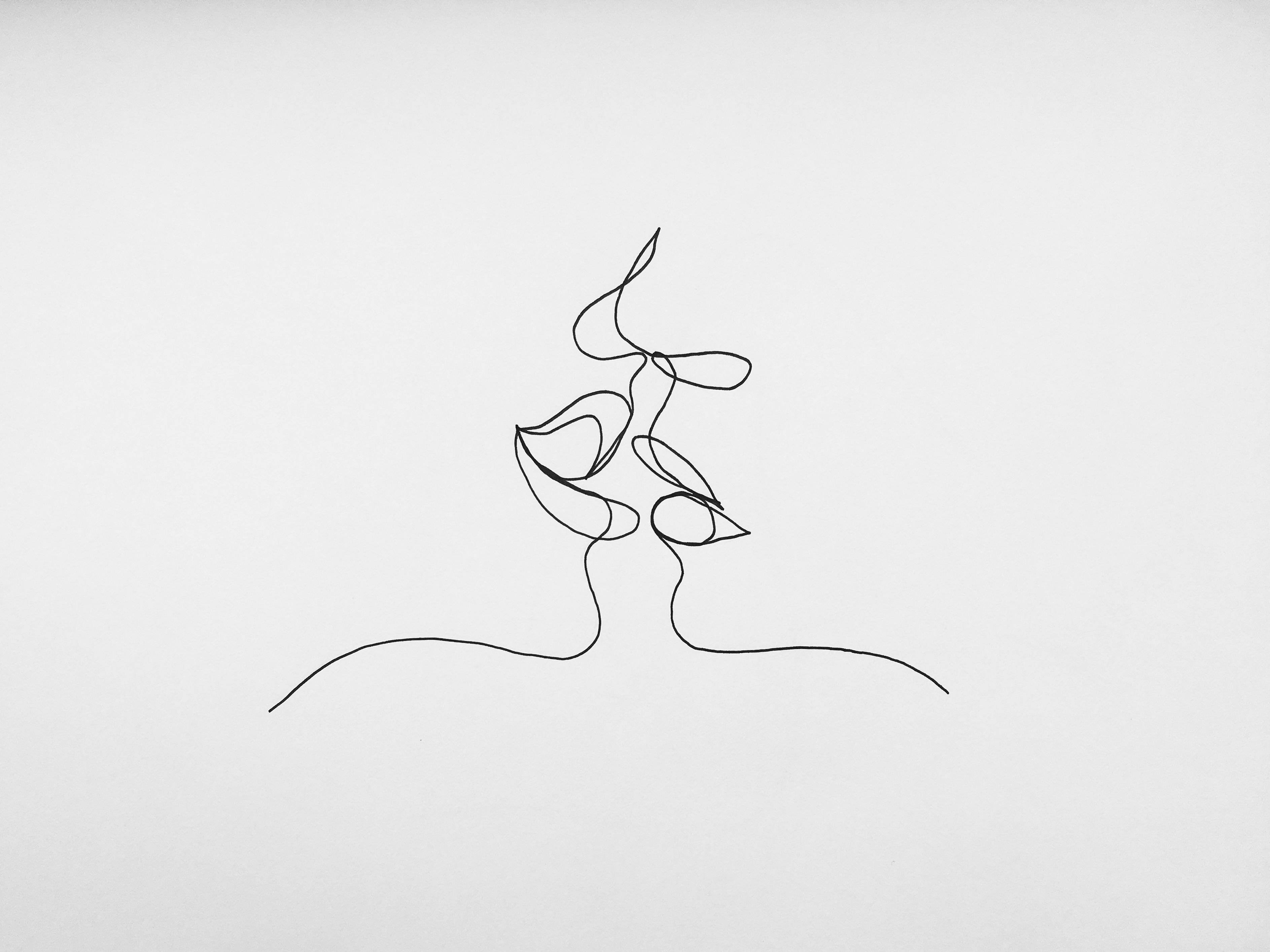 One Line Drawing 桌布 壁紙 — 一幅極簡風格的黑色線條畫，描繪兩個抽象面孔在純白背景上接吻。