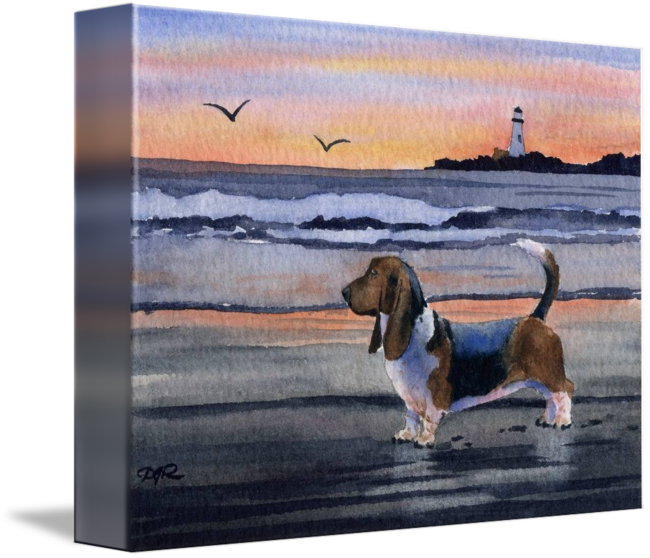 Painting 桌布 壁紙 — 一幅水彩畫，描繪一隻巴吉度獵犬站在日落時分的海灘上，背景有海浪、燈塔和海鷗。