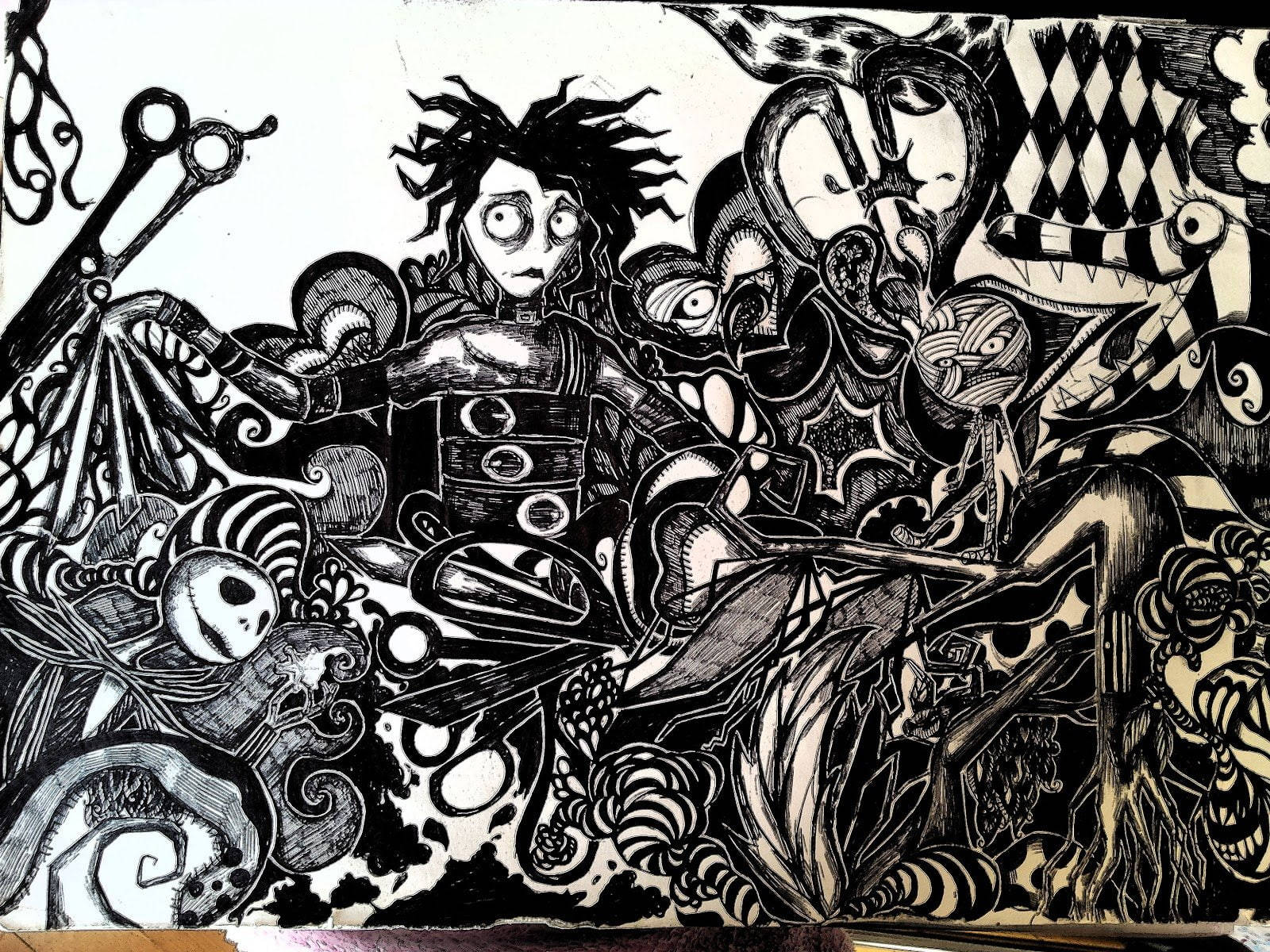 Edward Scissorhands 桌布 壁紙 — 一幅混亂的黑白墨水畫，充滿超現實、風格化的角色和漩渦圖案。