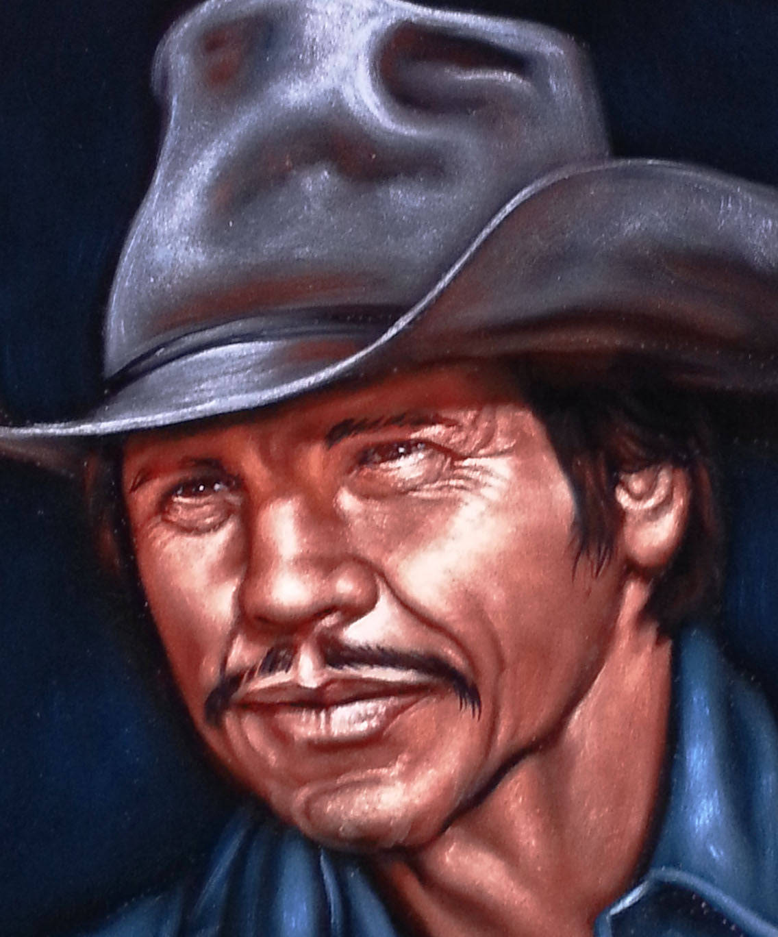Painting 桌布 壁紙 — 一幅特寫油畫，描繪一個粗獷的男人留著鬍子，戴著一頂風化的牛仔帽，背景是深色。