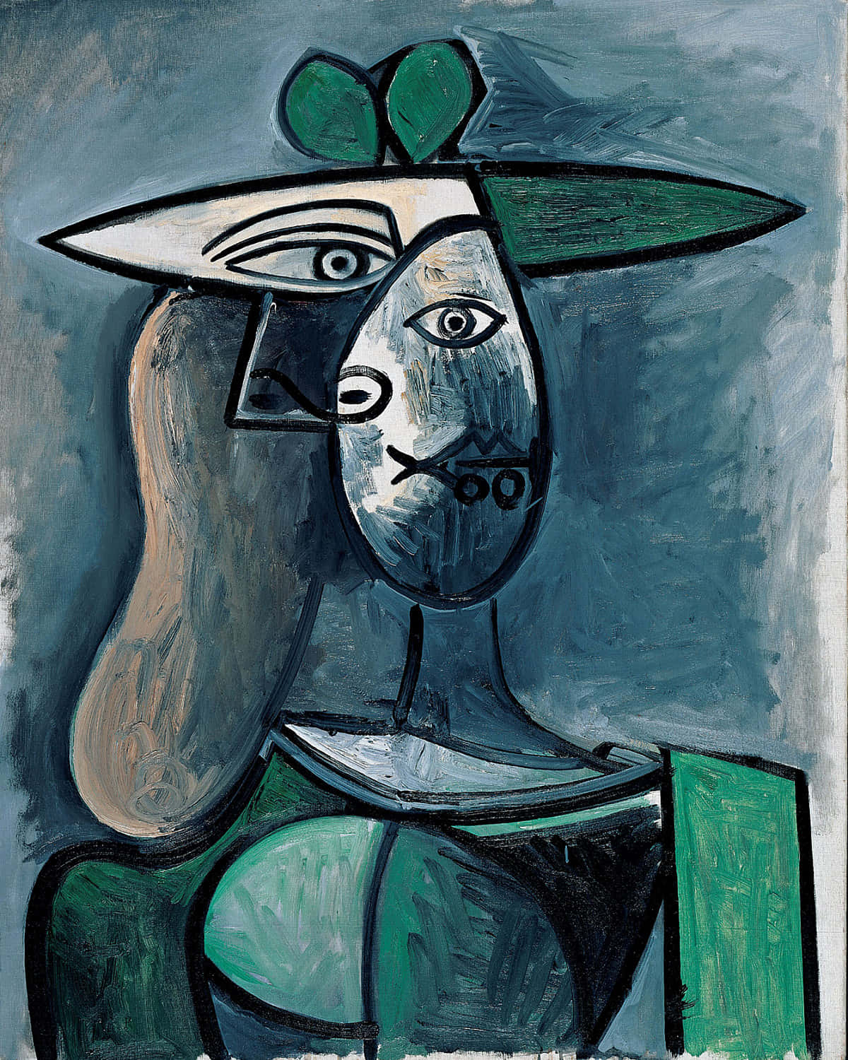 Picasso 桌布 壁紙 — 一幅立體主義風格的女性肖像，戴著綠色帽子，穿著藍綠色連衣裙，背景為帶紋理的藍灰色。