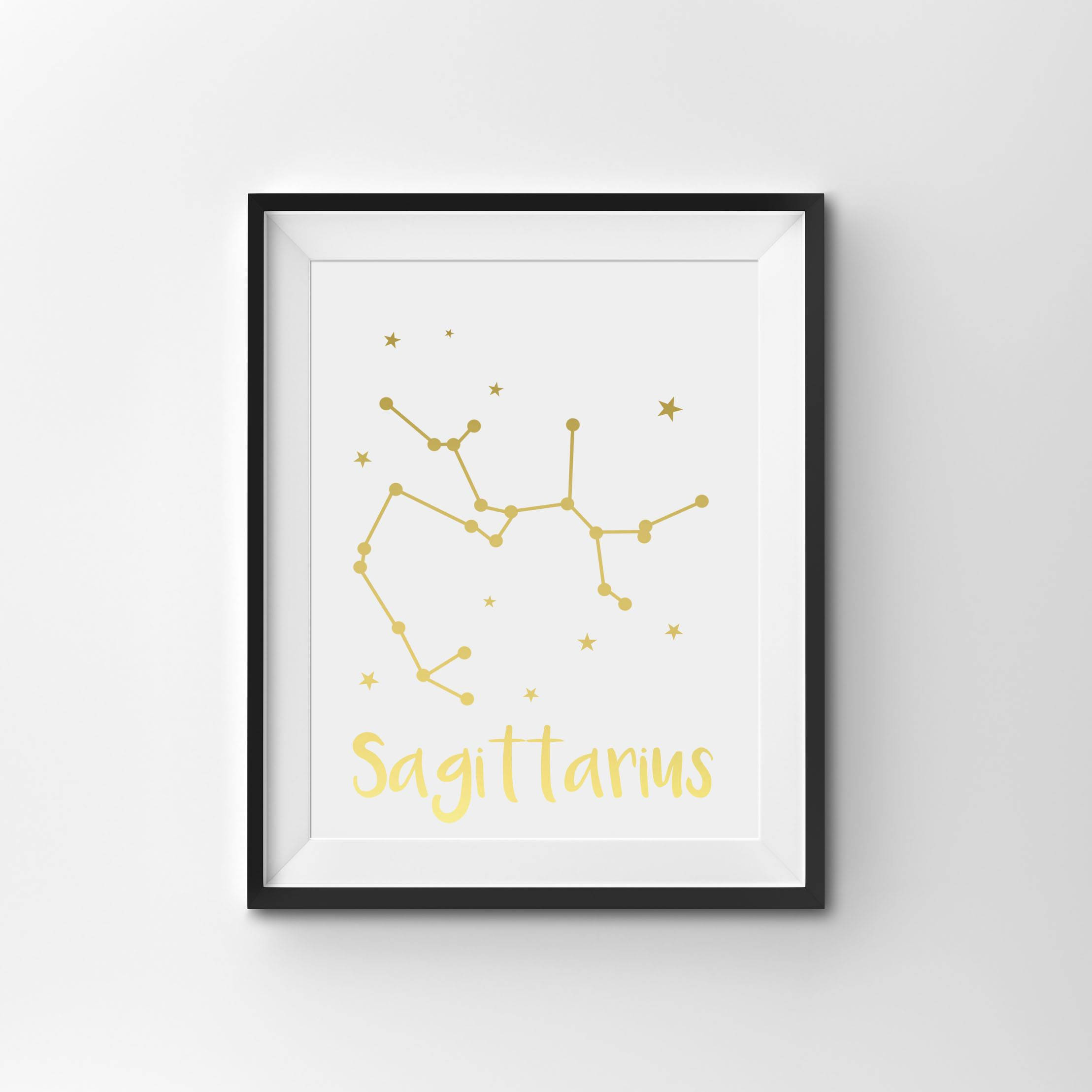 sagittarius 桌布 壁紙 — 一幅簡約風格的裱框藝術印刷品，在純白背景上展示金色射手座星座插圖。