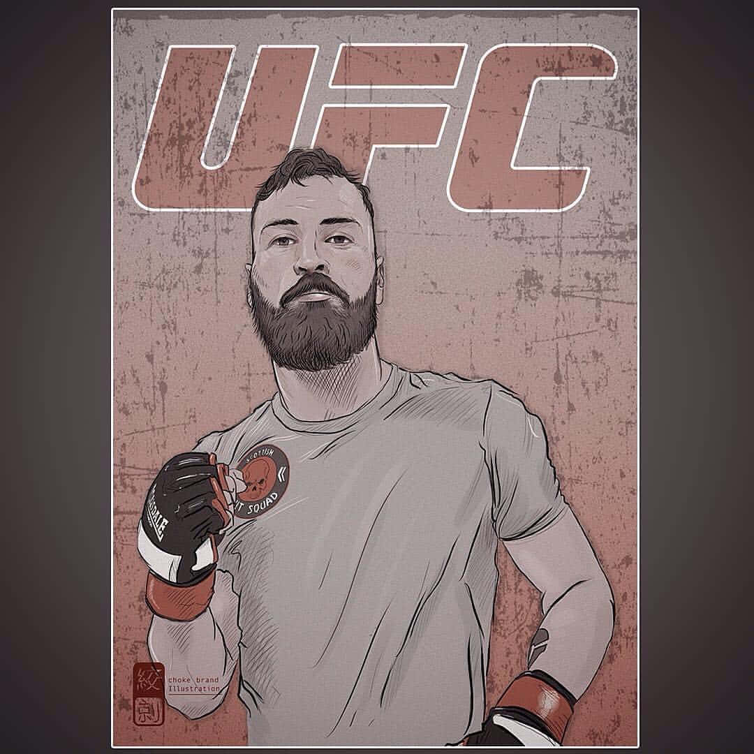 UFC 桌布 壁紙 — 一幅粗獷的插畫風格肖像，描繪一位留鬍鬚、戴手套的UFC拳手，背景是褪色的粉紅牆壁，上面有醒目的UFC標誌。