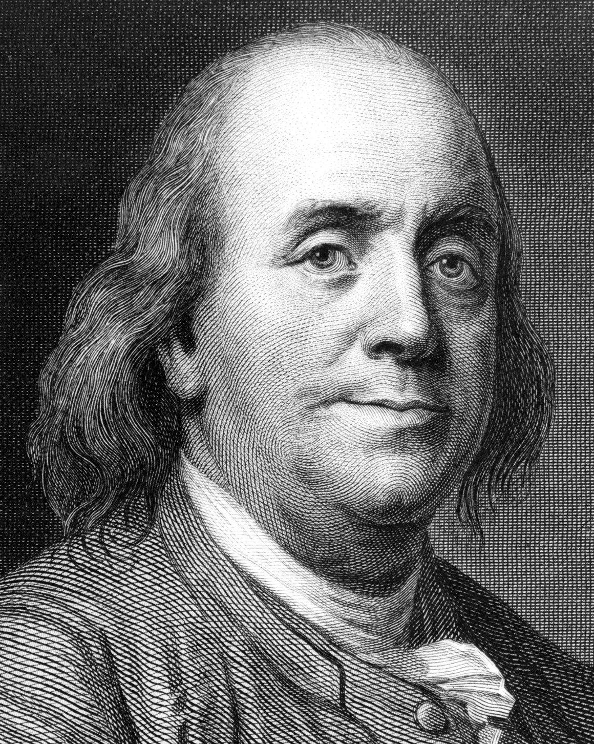 Franklin 桌布 壁紙 — 一幅細節豐富的班傑明·富蘭克林雕刻肖像，長捲髮、正裝，背景帶有紋理。