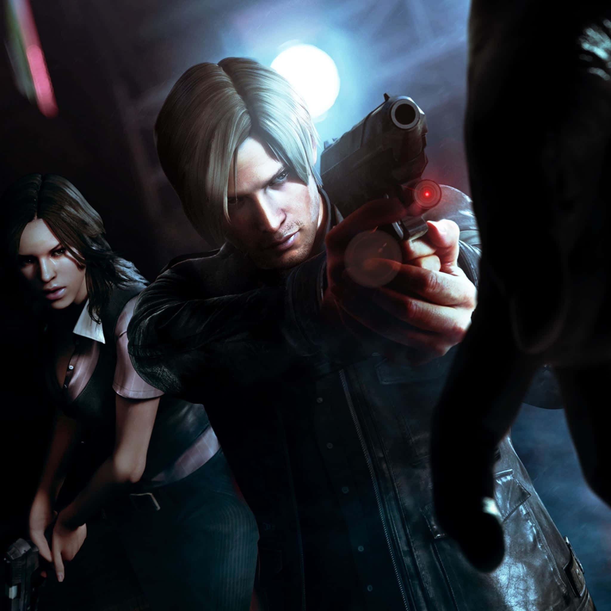 Resident Evil Characters 桌布 壁紙 — 一幅緊張的數位藝術場景顯示里昂·S·甘迺迪用帶有紅色雷射的手槍瞄準一個看不見的威脅，而克蕾兒·雷德菲爾德則警覺地站在他旁邊，處於昏暗且充滿氣氛的環境中。