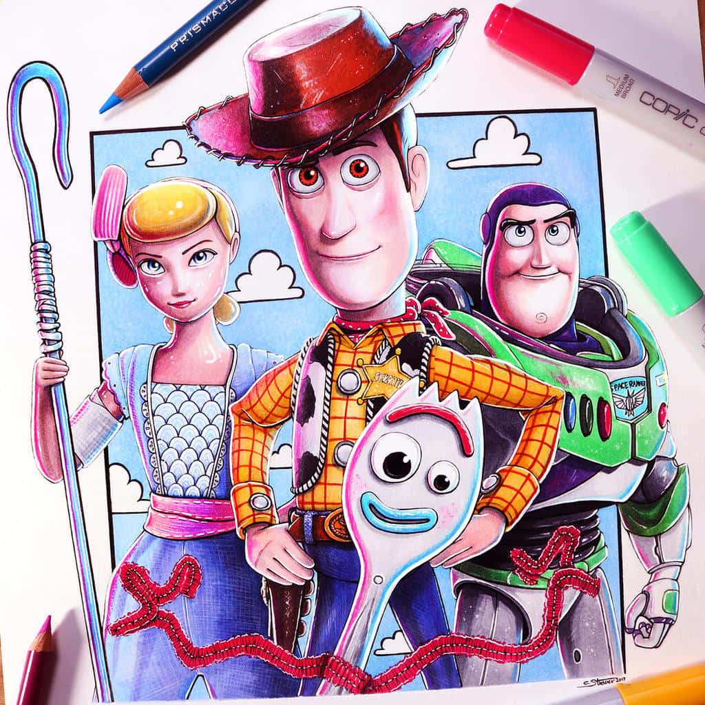 Toy Story 4 桌布 壁紙 — 一幅色彩繽紛的插圖，描繪了《玩具總動員》角色胡迪、巴斯光年、潔西和小叉一起擺姿勢，周圍有美術用品。