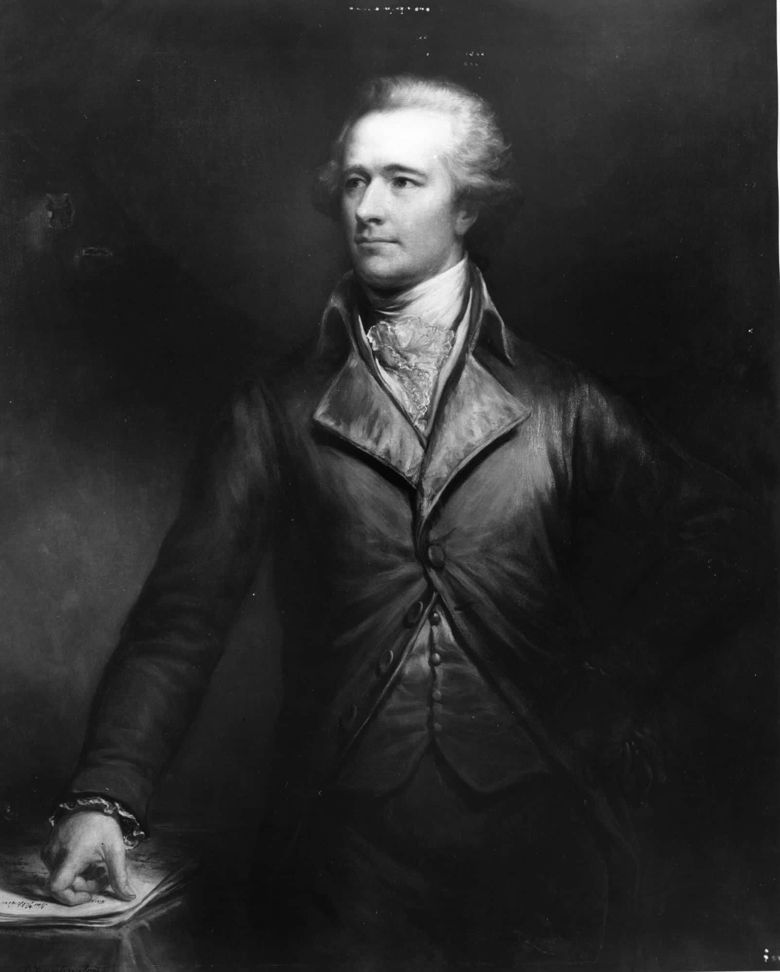 Alexander Hamilton 桌布 壁紙 — 一幅莊嚴的黑白肖像畫，描繪一位身穿18世紀正式服裝、頭髮撲粉、表情嚴肅的男子。