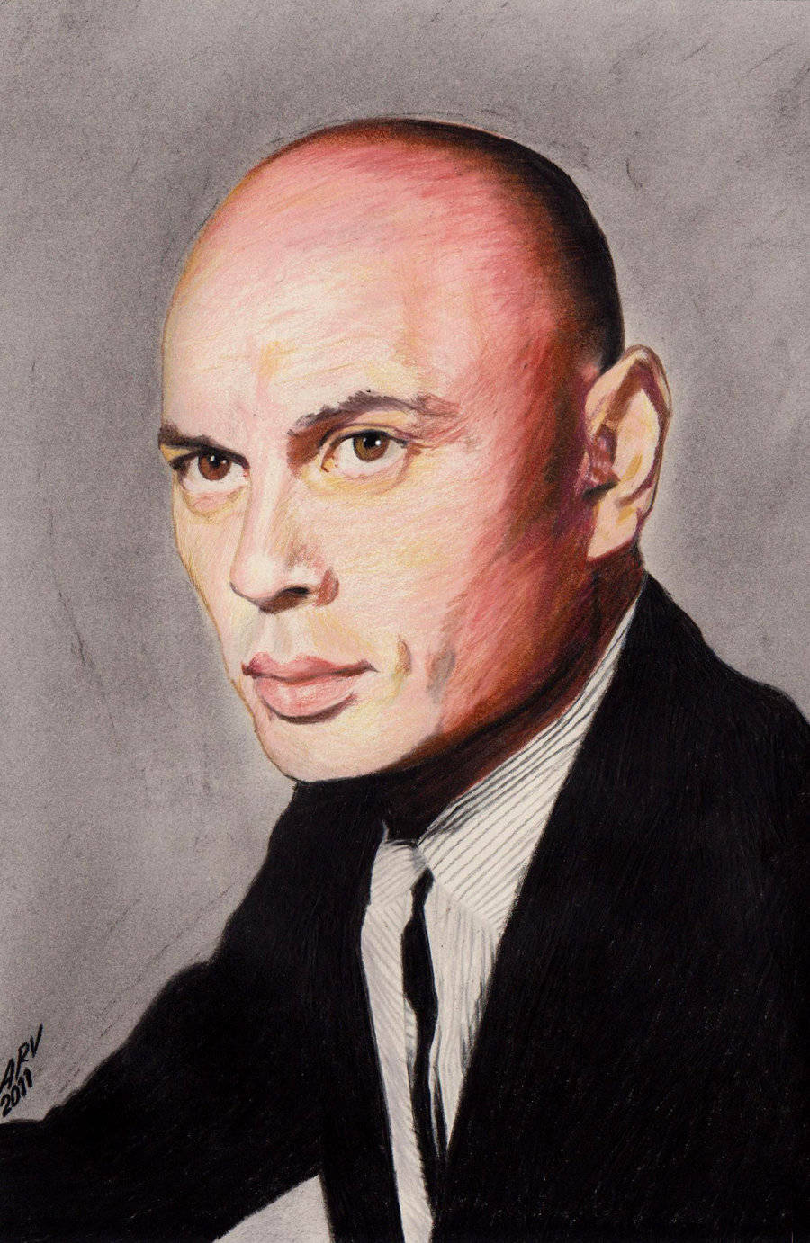 Celebrity 桌布 壁紙 — 一幅詳細的油畫肖像，描繪一位光頭男子穿著深色西裝和條紋襯衫，背景為柔和的灰色。