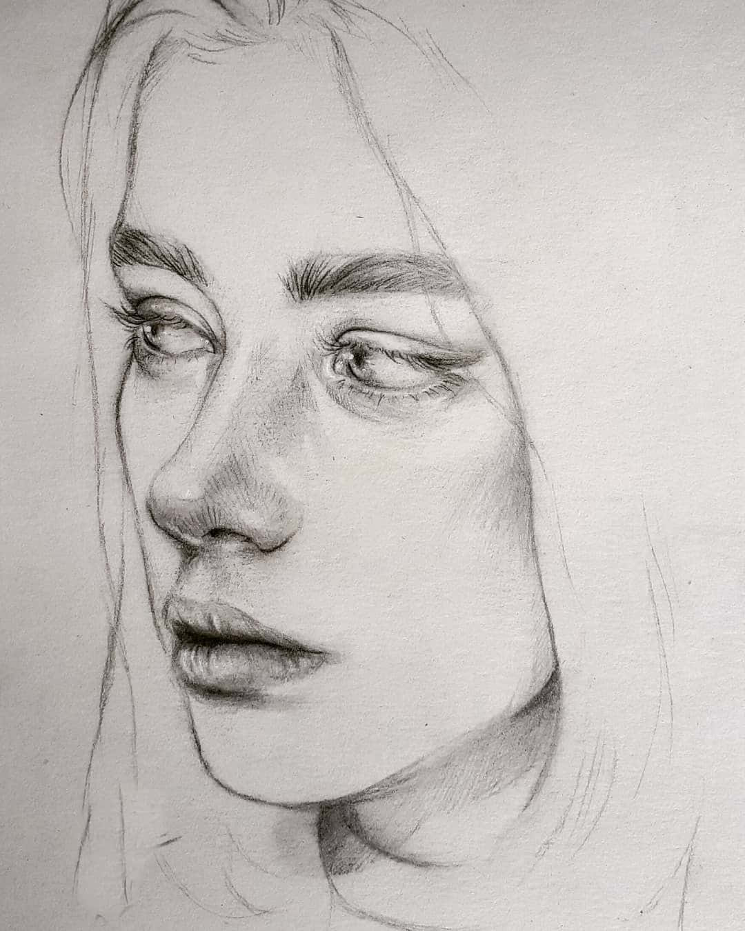 draw 桌布 壁紙 — 一幅詳細的鉛筆素描，描繪一位年輕女性的側面臉龐，帶有柔和的陰影和富有表現力的眼睛。