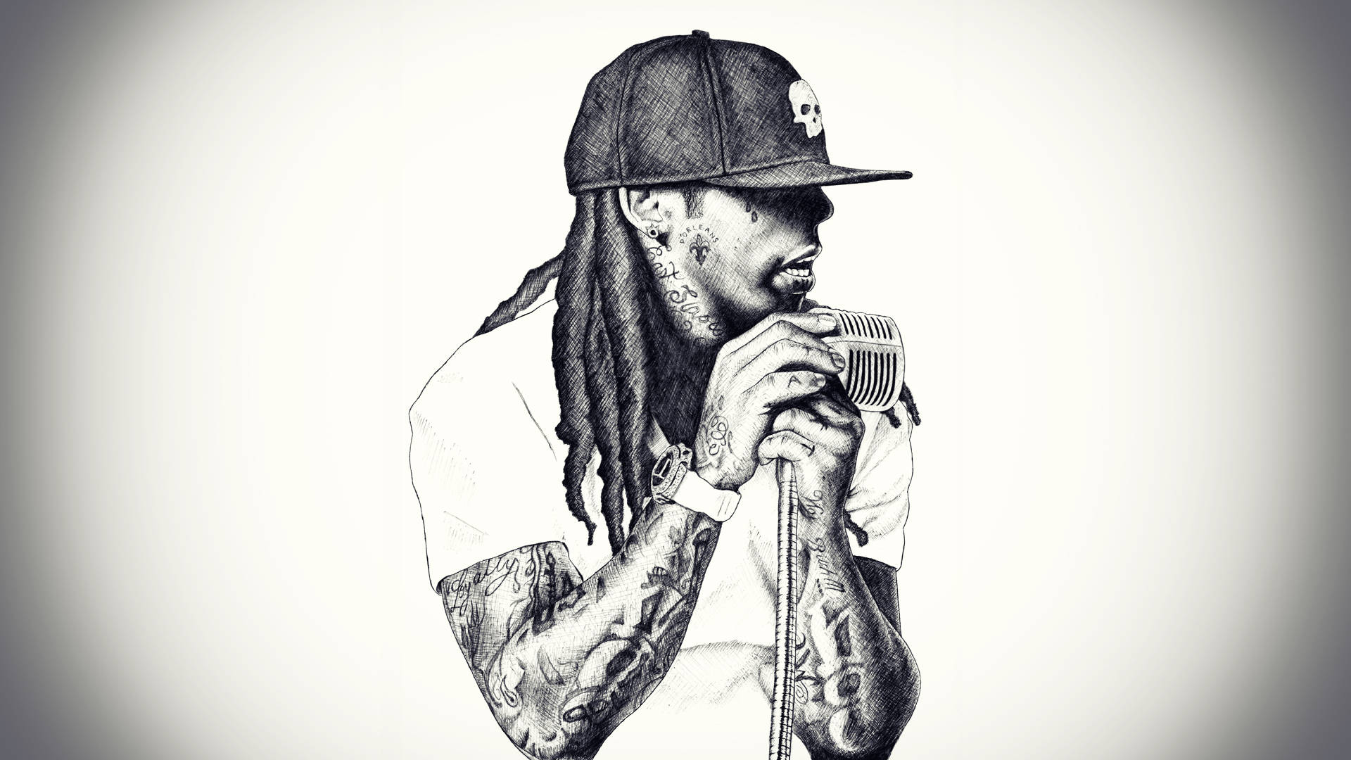 Lil Wayne 桌布 壁紙 — 一幅詳細的黑白插圖，描繪一位帶有刺青和辮子的饒舌歌手對著復古麥克風唱歌。