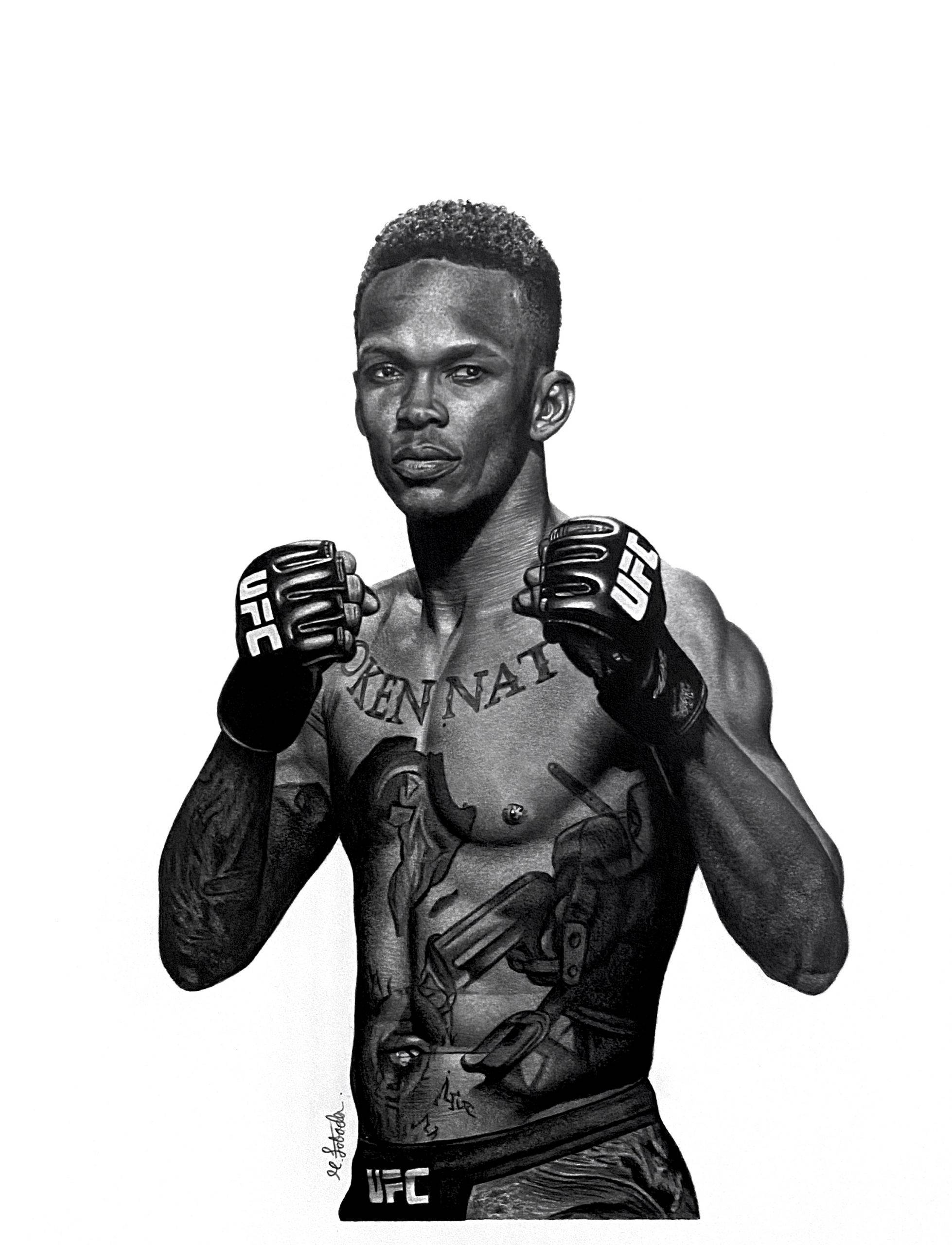 Adesanya 桌布 壁紙 — 一幅詳細的黑白插圖，描繪一名肌肉發達、帶有刺青和手套的UFC拳手處於戰鬥姿勢。