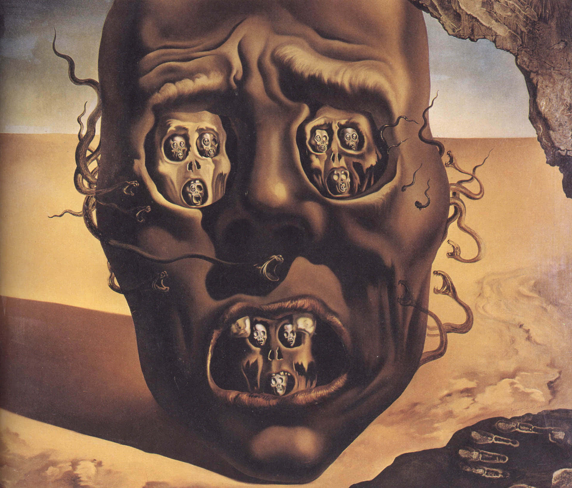 Surreal Art 桌布 壁紙 — 一幅超現實主義油畫，描繪一個巨大融化中的臉孔，帶有骷髏眼睛和嘴巴，背景是荒蕪的沙漠景觀。