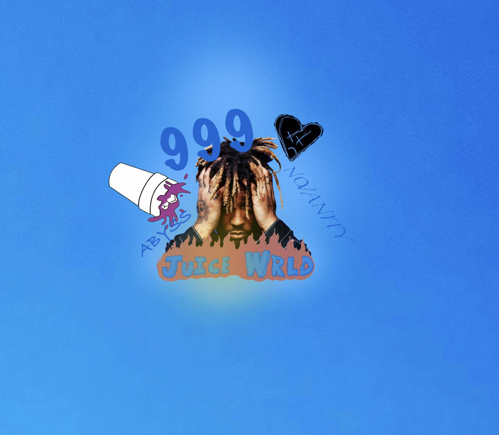 Juice Wrld Desktop 桌布 壁紙 — 一幅風格化的Juice WRLD插圖，雙手遮臉，周圍環繞著'999'、'NOVANITY'和一個杯子，背景為純藍色。