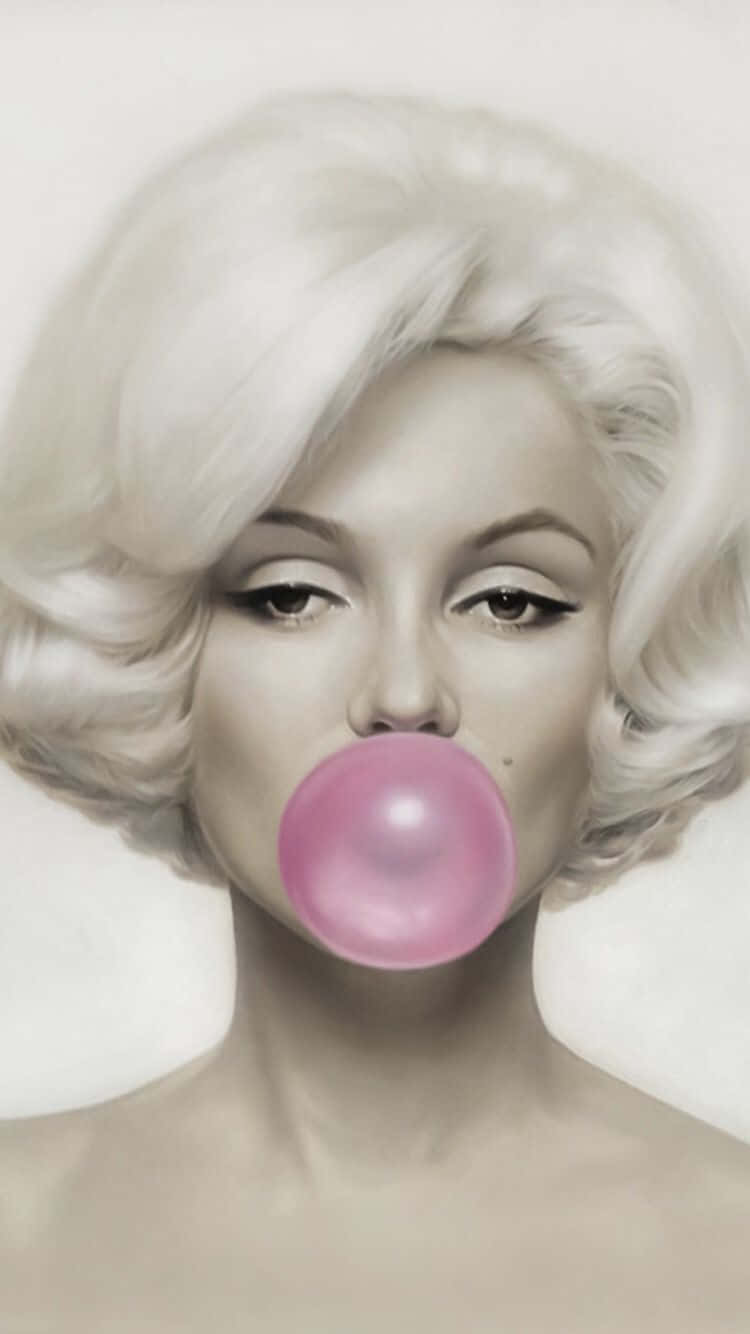 Marilyn Monroe iPhone 桌布 壁紙 — 一幅風格化的瑪麗蓮夢露肖像，在柔和的中性背景前吹出一個充滿活力的粉紅色泡泡糖泡泡。