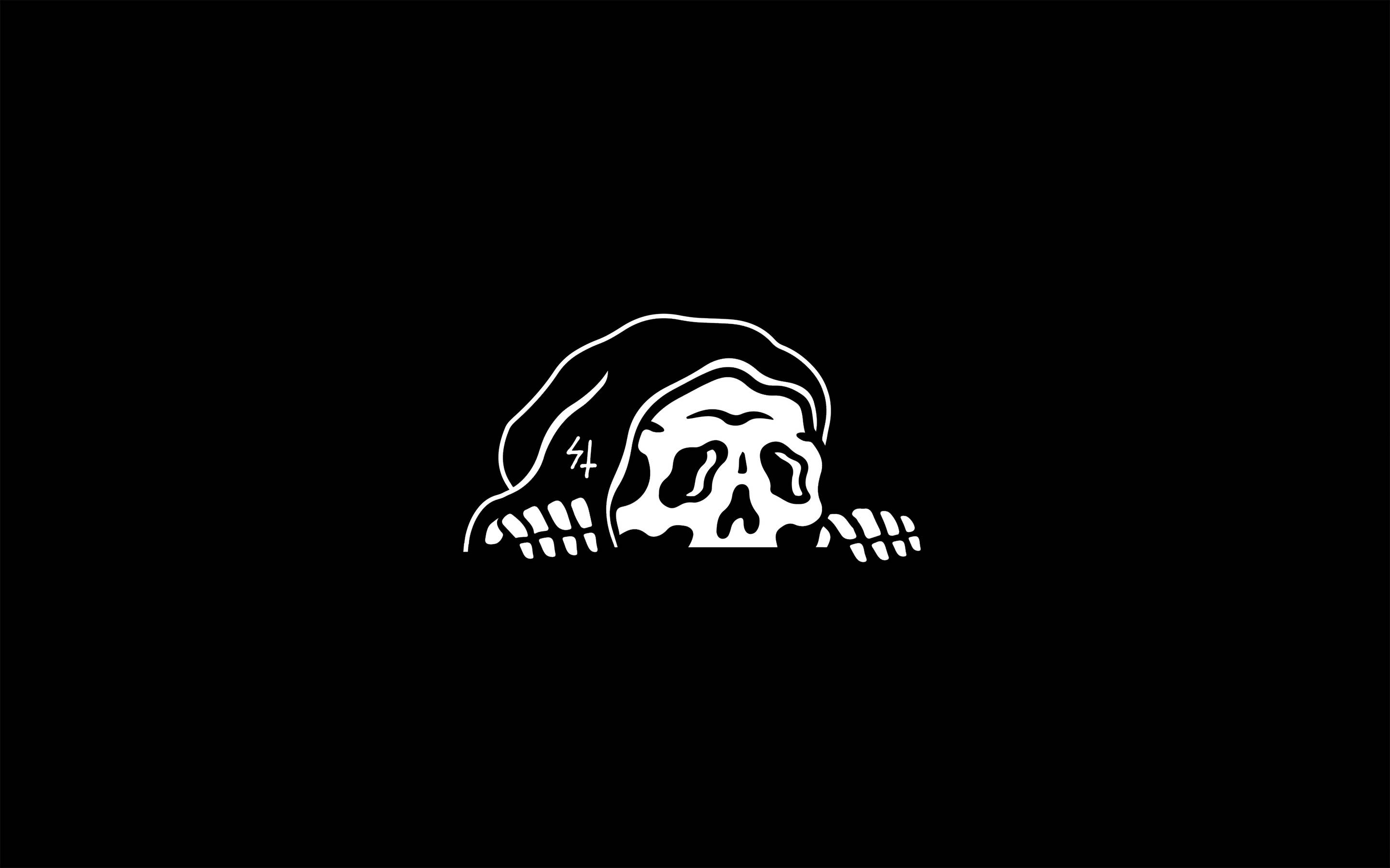 Goth 桌布 壁紙 — 一幅鮮明的白色線條畫，描繪一個戴著兜帽的骷髏從黑暗中窺視，背景為純黑色。