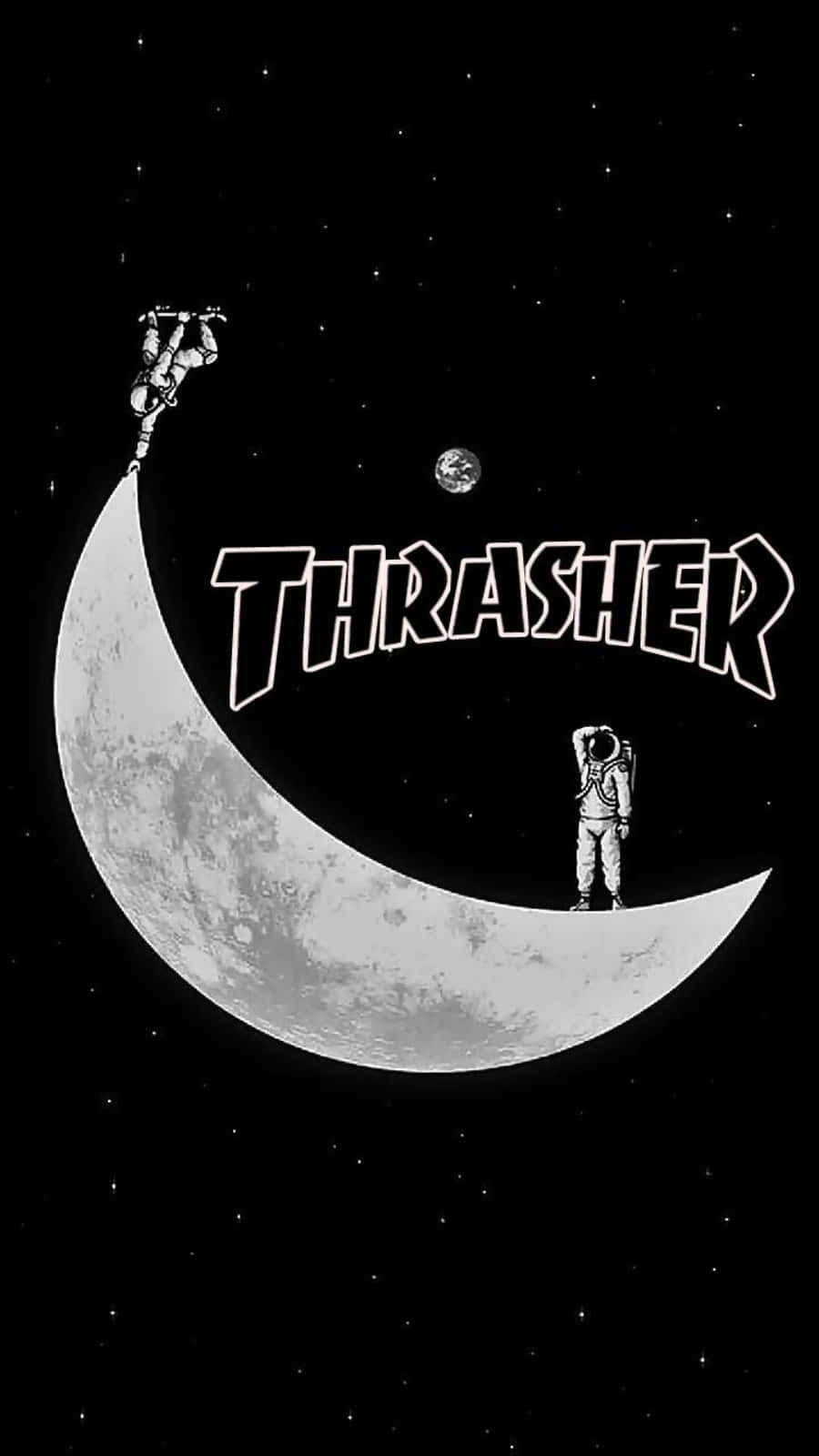 Thrasher 桌布 壁紙 — 一幅黑白插圖，描繪一名太空人站在新月上，粗體字寫著THRASHER，另一名太空人掛在月亮的邊緣，背景是星空。