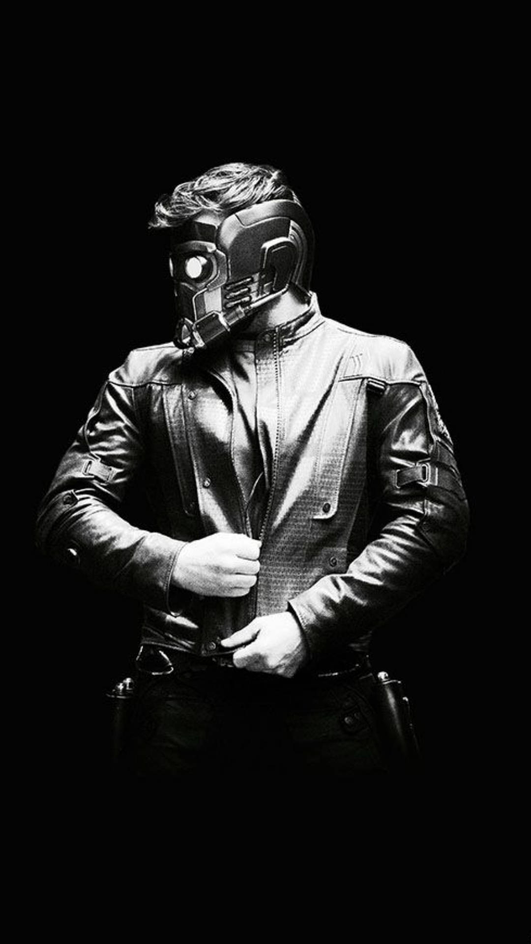 Star Lord 桌布 壁紙 — 一幅黑白肖像，Star-Lord 戴著頭盔和皮夾克，背景深色。