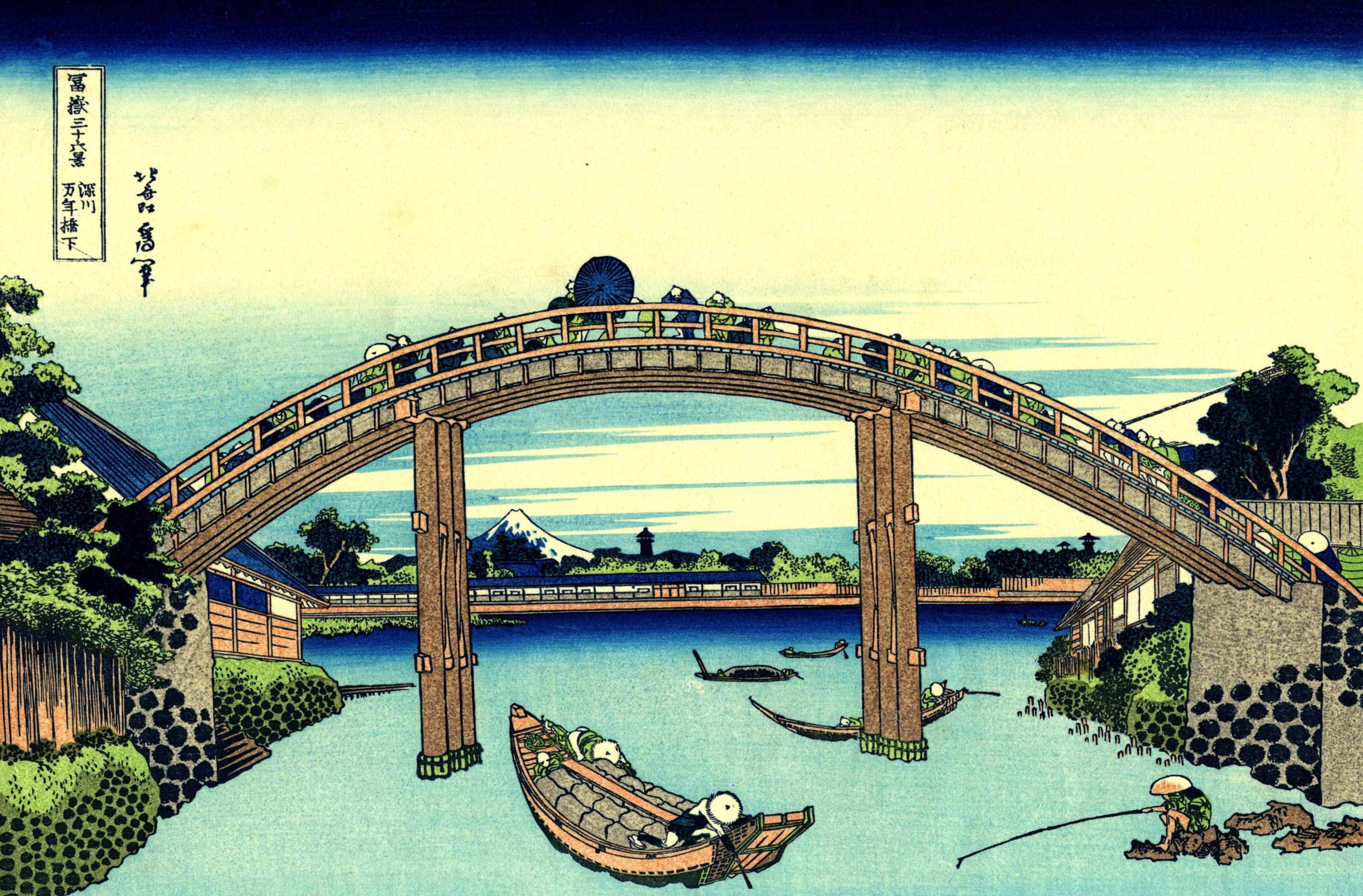 日式藝術 桌布 壁紙 — 一座傳統日本木橋拱跨河流，下方有船隻和漁夫，遠處富士山聳立。