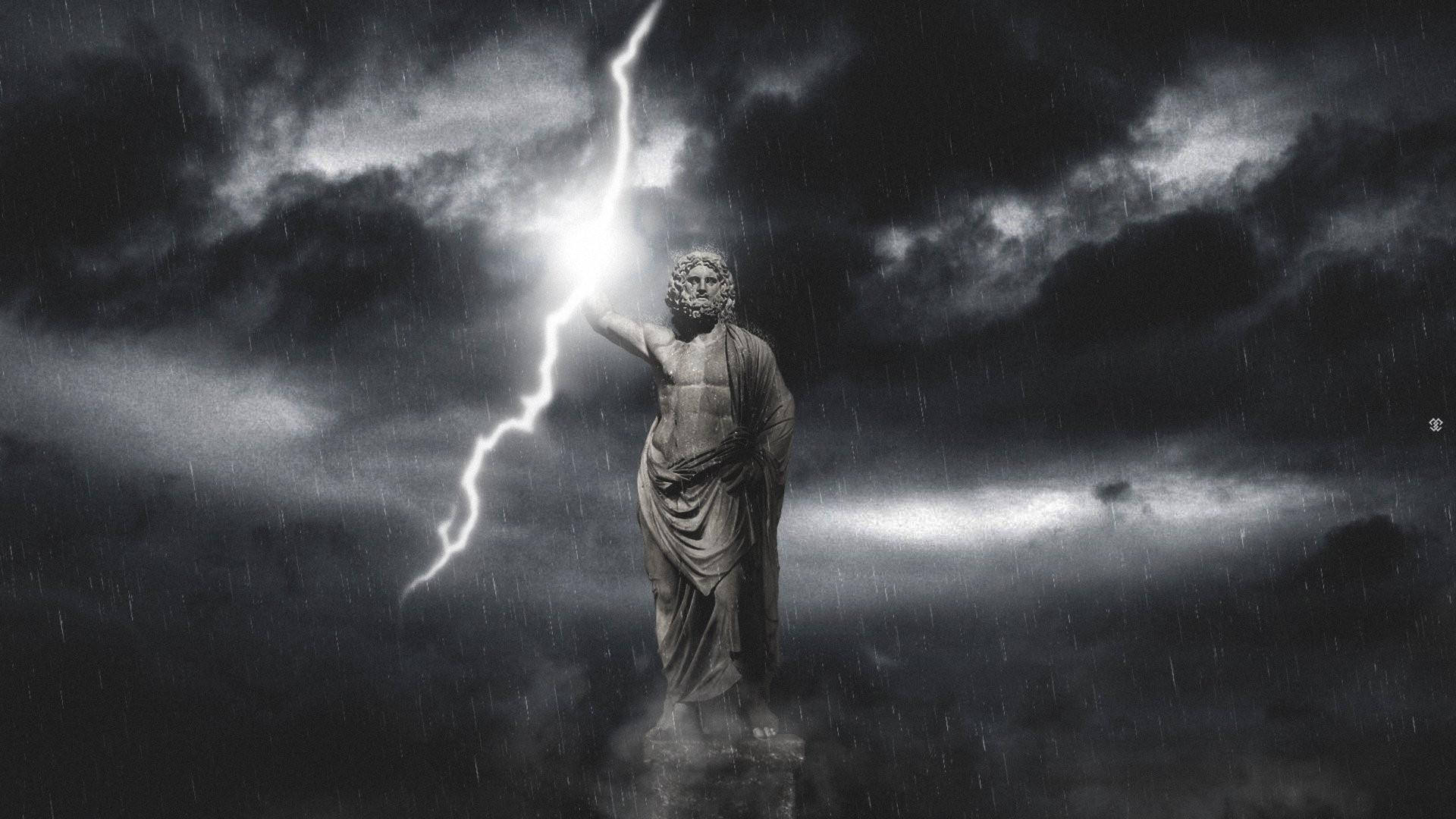 Statue Aesthetic 桌布 壁紙 — 一座單色調的宙斯雕像挑釁地站立，一道閃電從上方暴風雨的天空中擊落。