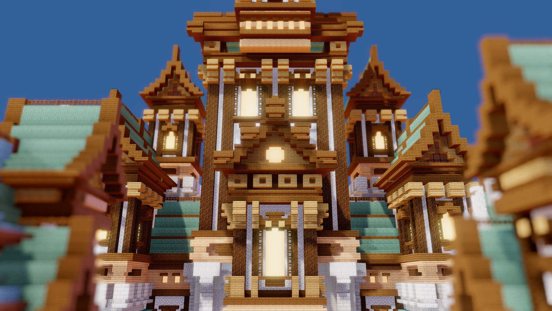 Minecraft Castles 桌布 壁紙 — 一座宏偉的像素寺廟，擁有木塔和發光的窗戶，在清澈的藍天下。