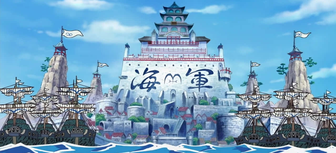 Marineford Aftermath 桌布 壁紙 — 一座宏偉的動漫風格海軍要塞，帶有中文字元，矗立在岩石懸崖上，兩側有軍艦，在明亮的藍天下。