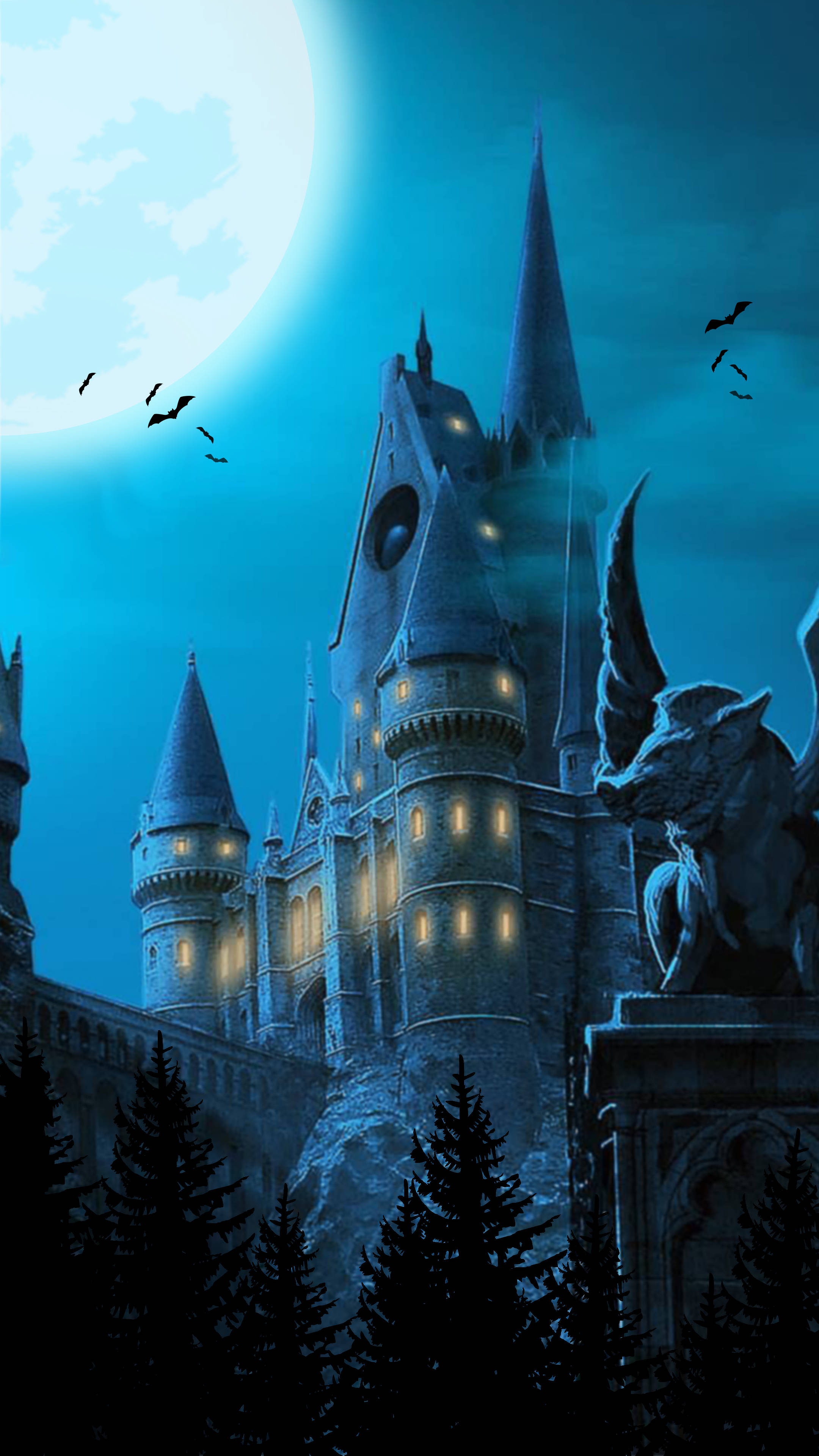 Hogwarts Aesthetic 桌布 壁紙 — 一座宏偉的哥德式城堡，窗戶閃爍著光芒，矗立在巨大的月亮下，蝙蝠飛過剪影般的松樹。