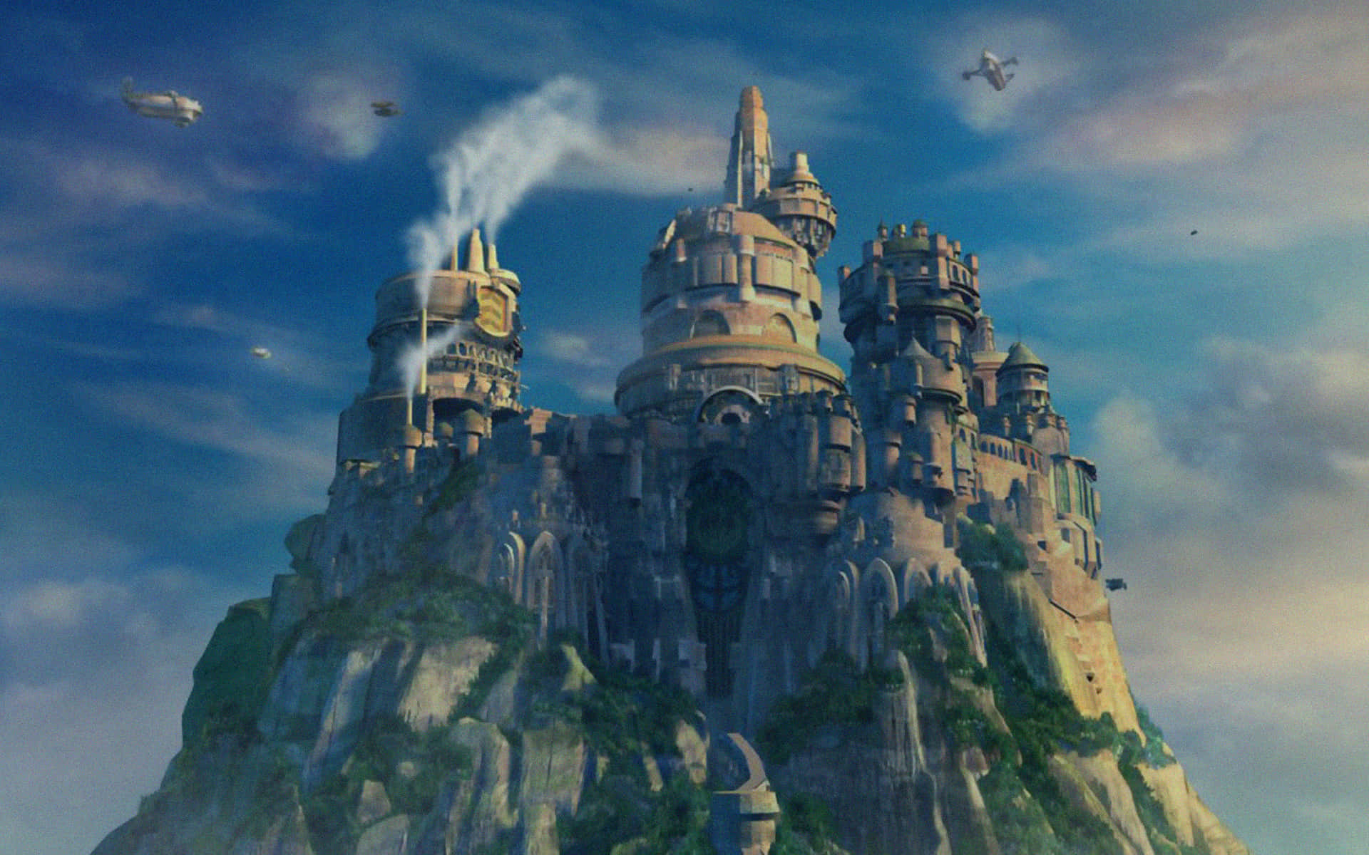 1920x1200 桌布 壁紙 — 一座宏偉的奇幻城堡坐落在岩石山頂上，飛行機器在部分多雲的藍天中翱翔。