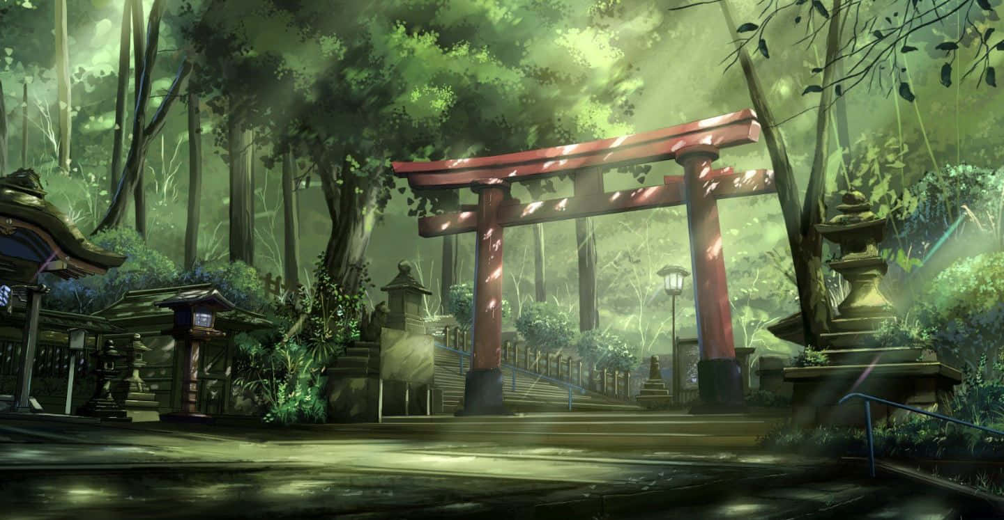 Feudal Japan 桌布 壁紙 — 一座寧靜的動漫風格神社，紅色鳥居矗立在沐浴著柔和陽光的茂密綠色森林中。