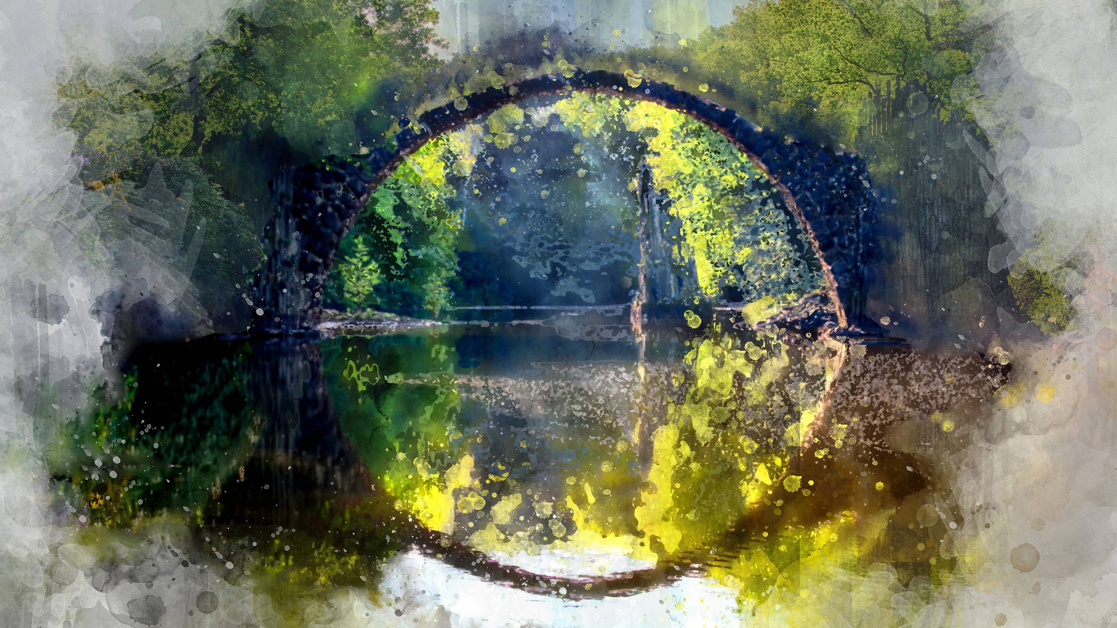 Painting 桌布 壁紙 — 一座水彩風格的拱形石橋，橫跨平靜的河流，周圍環繞著茂密的綠樹，帶有鮮豔的黃色亮點。