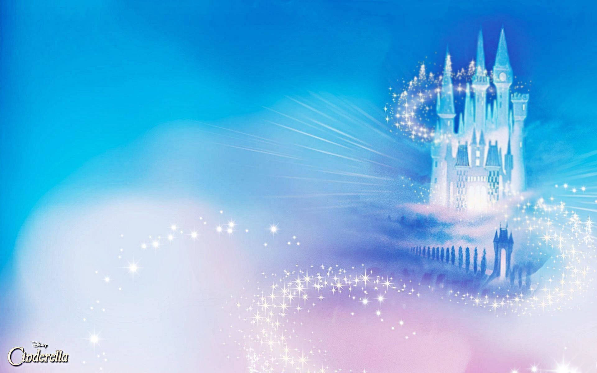 冰雪城堡 桌布 壁紙 — 一座發光的童話城堡從雲層中升起，周圍環繞著閃爍的魔法光芒，映襯著夢幻的藍色和粉紅色天空。