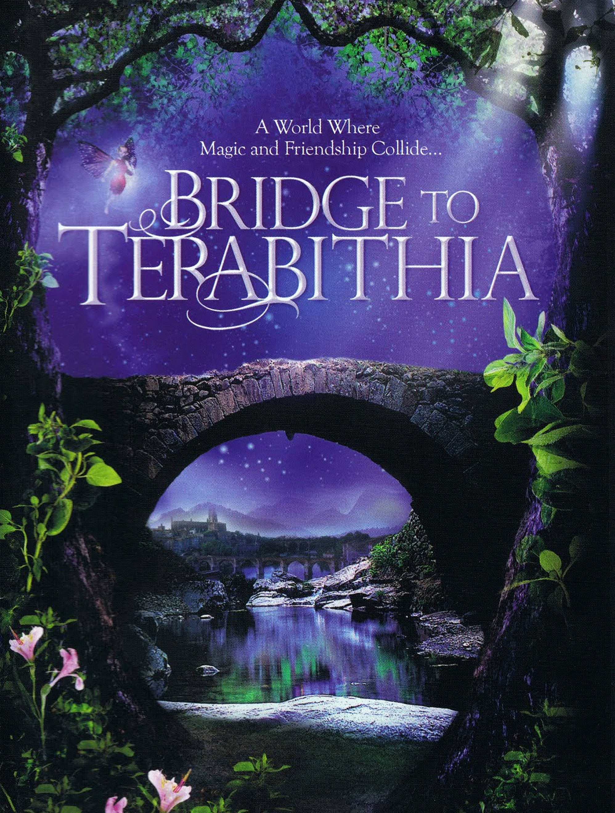 bridge 桌布 壁紙 — 一座石橋拱跨在一條發光的河流上，下方是紫色的星空，周圍環繞著茂密的樹木和漂浮的仙女。