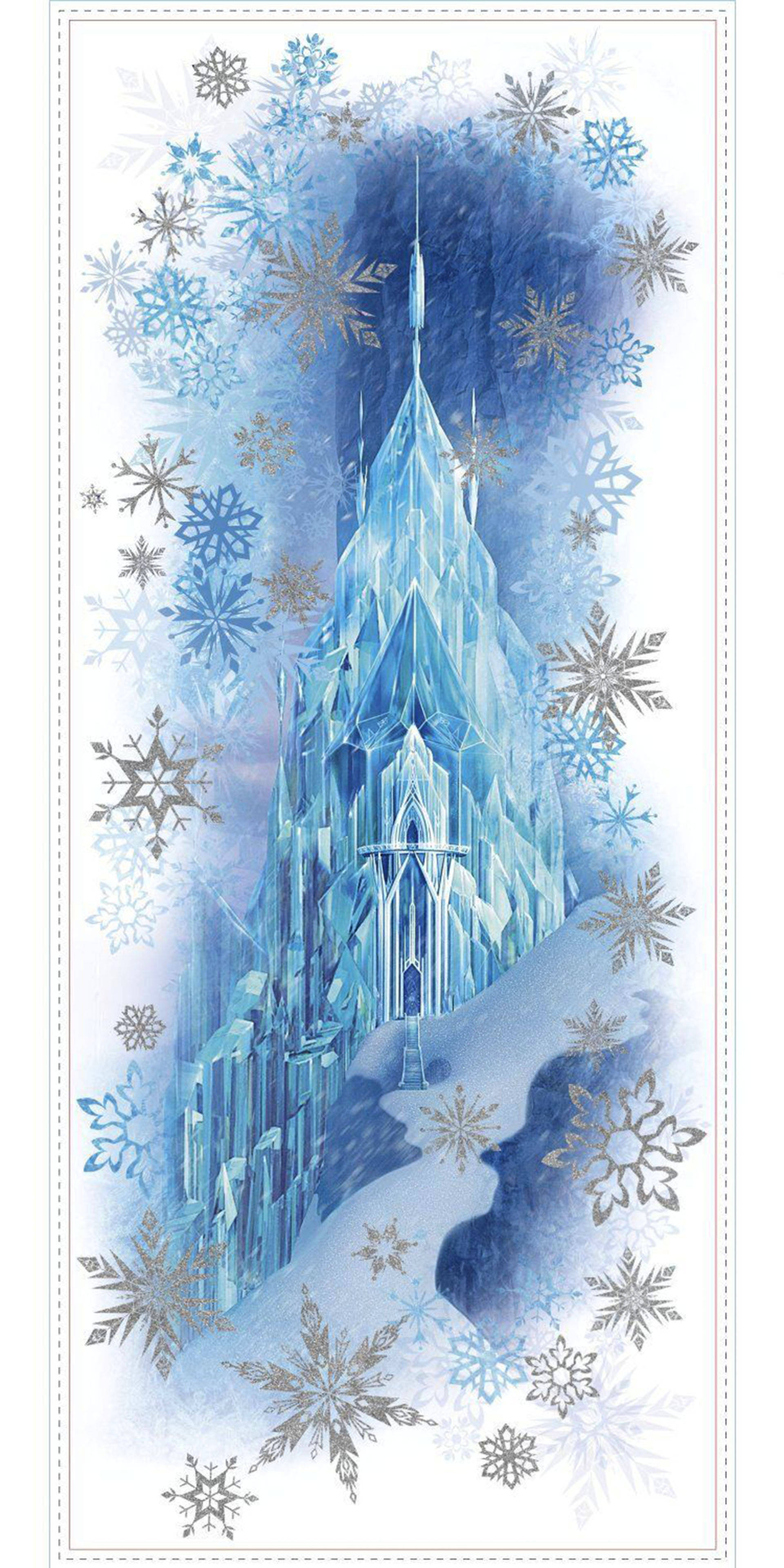 Frozen Castle 桌布 壁紙 — 一座雄偉的冰城堡從雪地中升起，周圍環繞著旋轉的藍色和銀色雪花，呈現冬日奇幻場景。