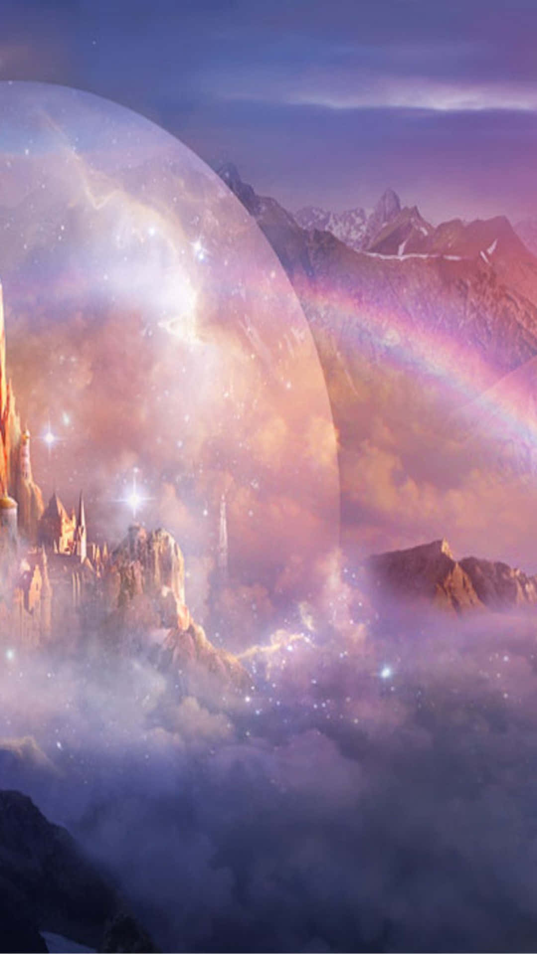 Fantasy Phone 桌布 壁紙 — 一座雄偉的城堡坐落在霧氣繚繞的山巒之上，下方是發光的宇宙球體和彩虹。