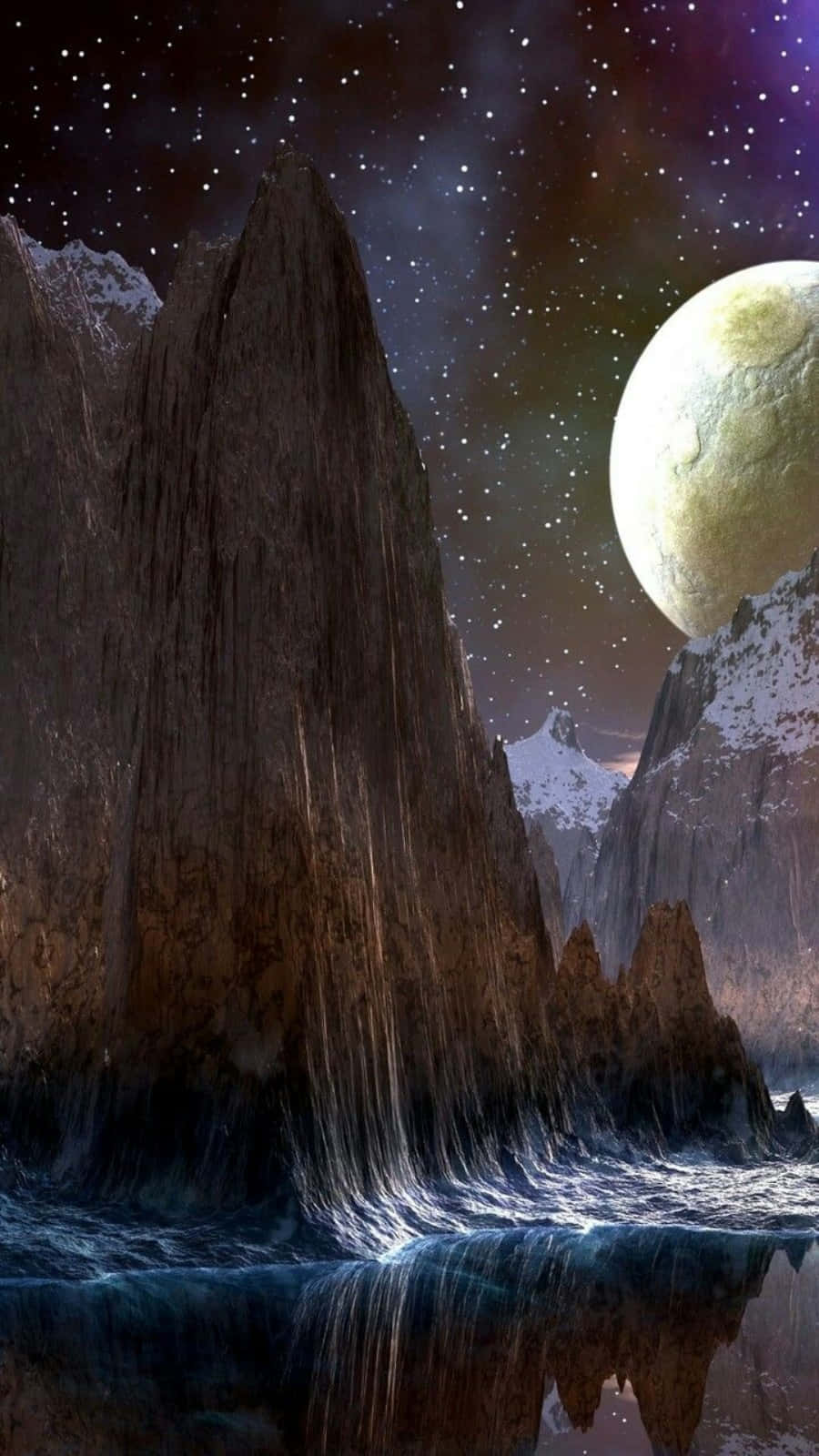 Celestial Bodies 桌布 壁紙 — 一座高聳的外星山峰倒映在黑暗的水池中，上方是繁星點點的天空和一輪巨大的蒼白月亮。